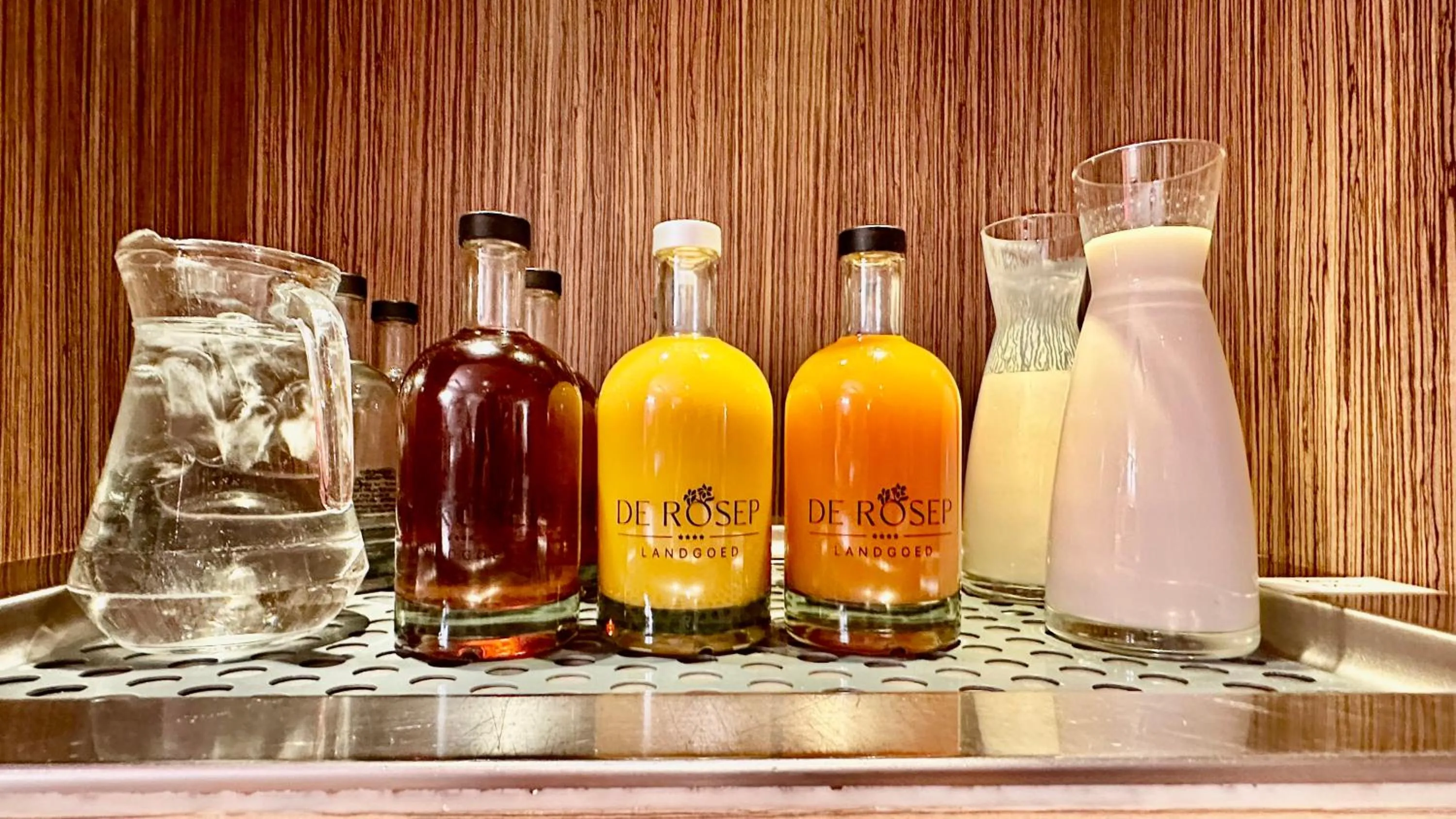 Buffet breakfast in Landgoed de Rosep