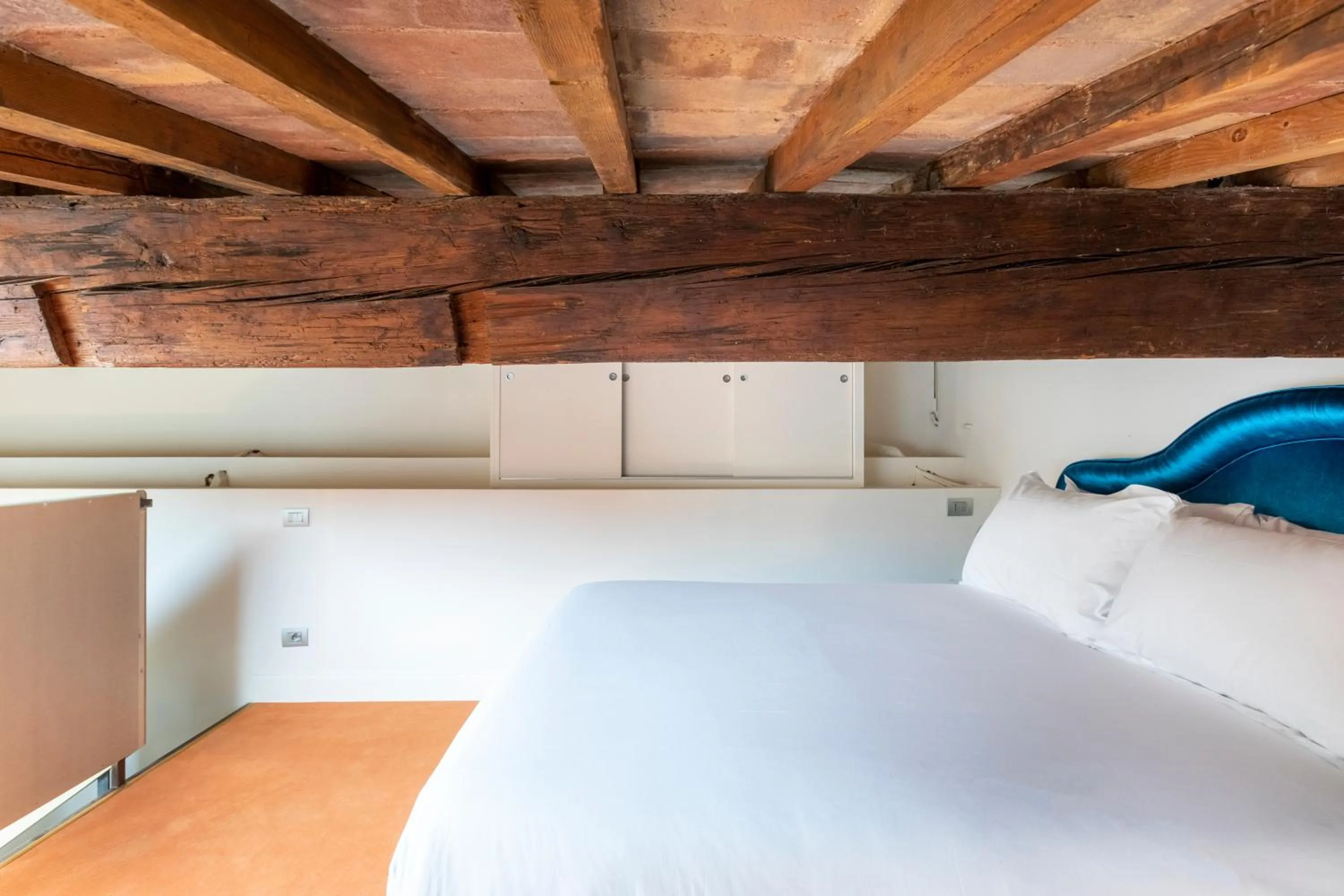 Bed in Numa Florence Felice