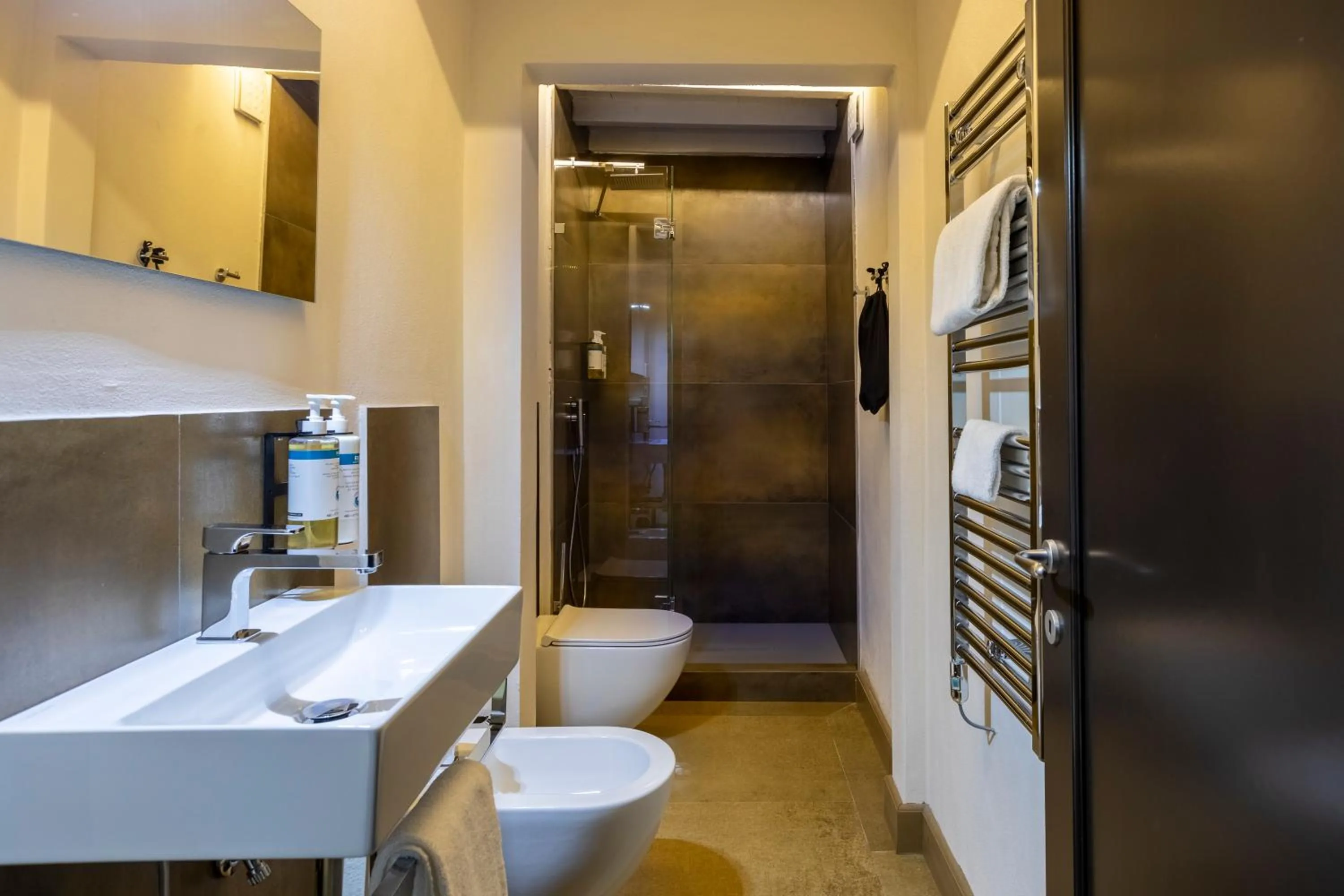 Toilet in Numa Florence Felice