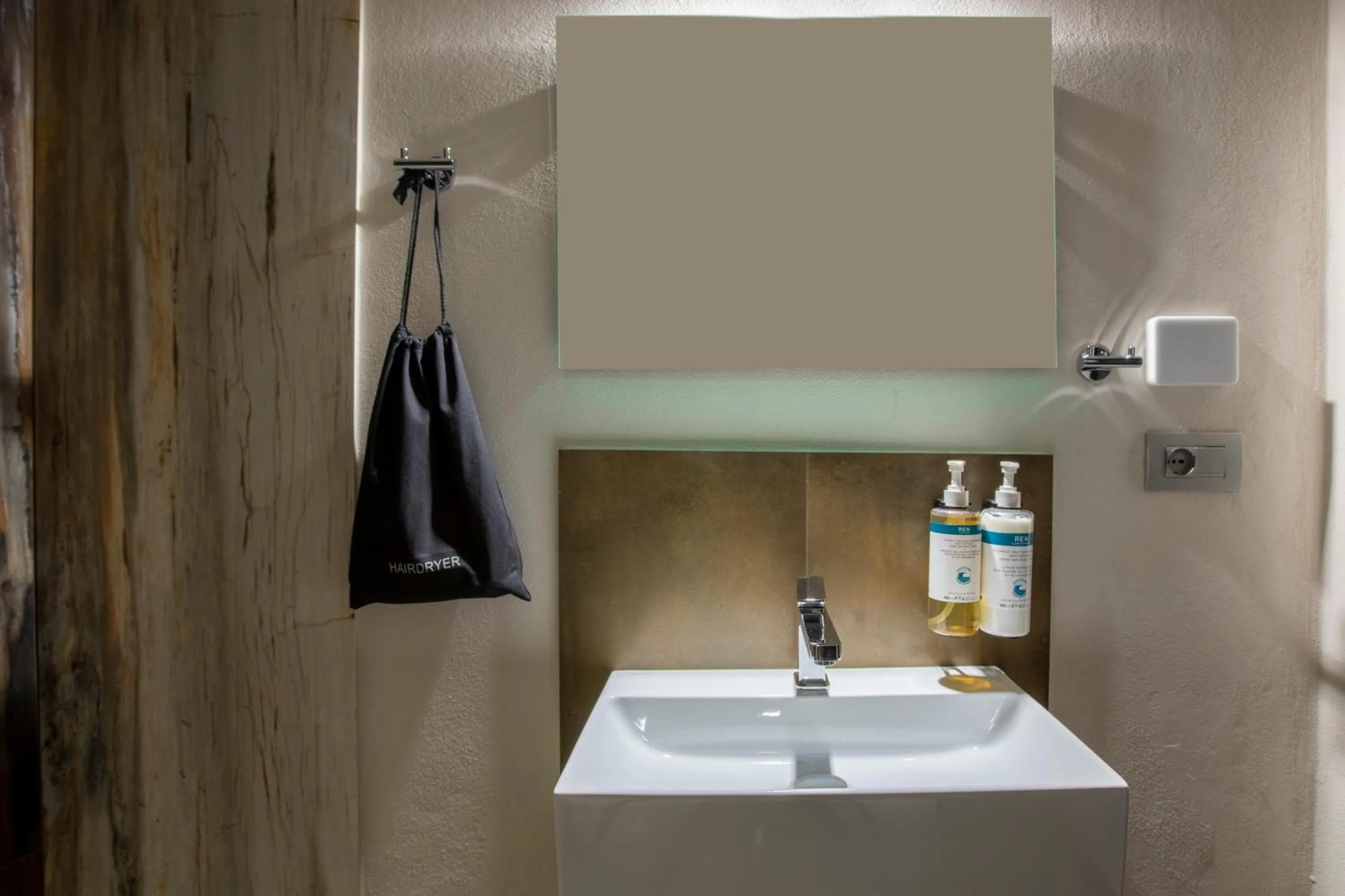 Bathroom in Numa Florence Felice