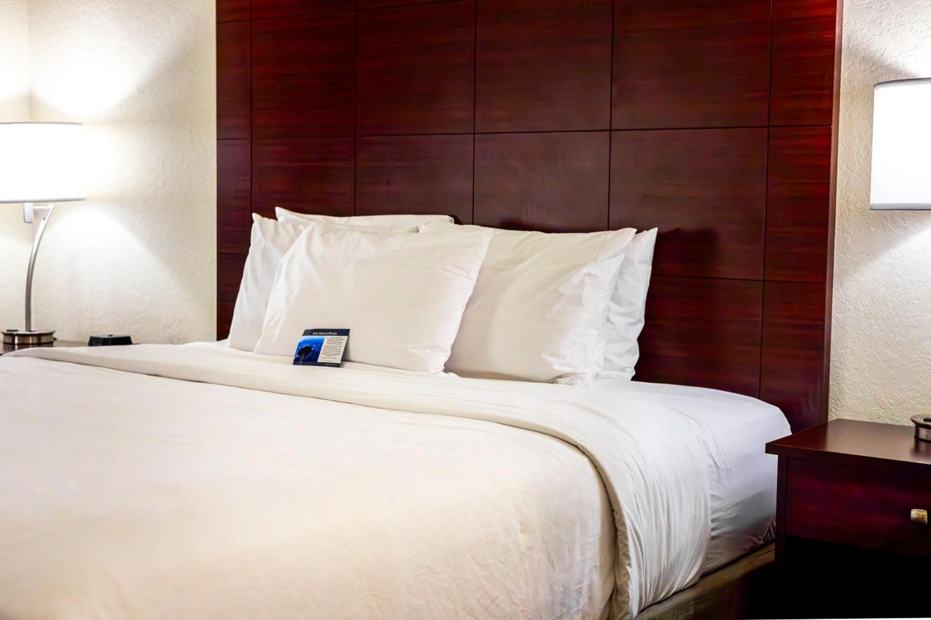 Bedroom, Bed in Cobblestone Inn & Suites - Big Lake