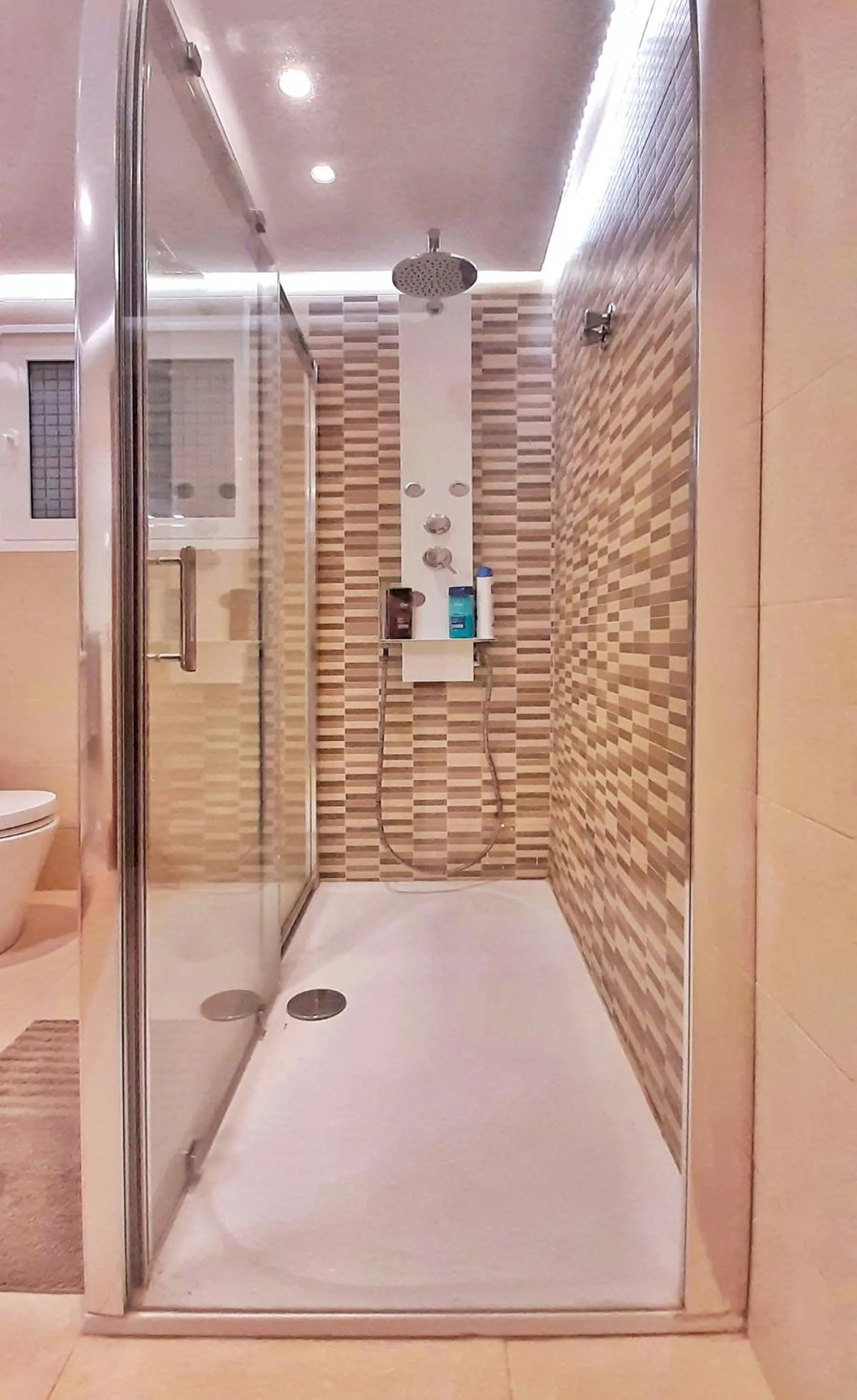 Shower, Bed in Casa en Cortiñan
