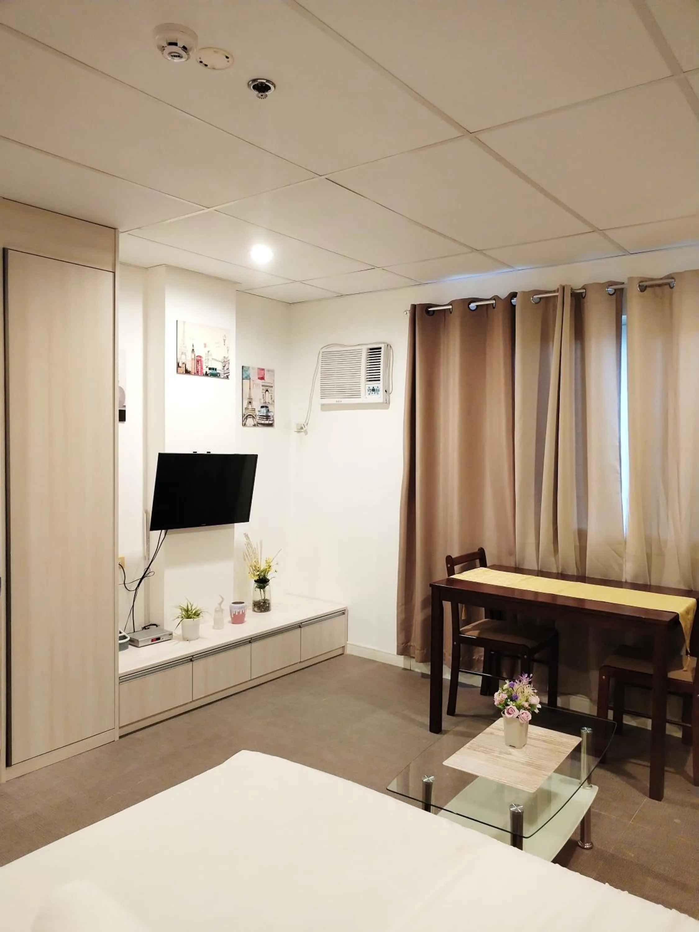 Communal lounge/ TV room in Smart Condominium Official