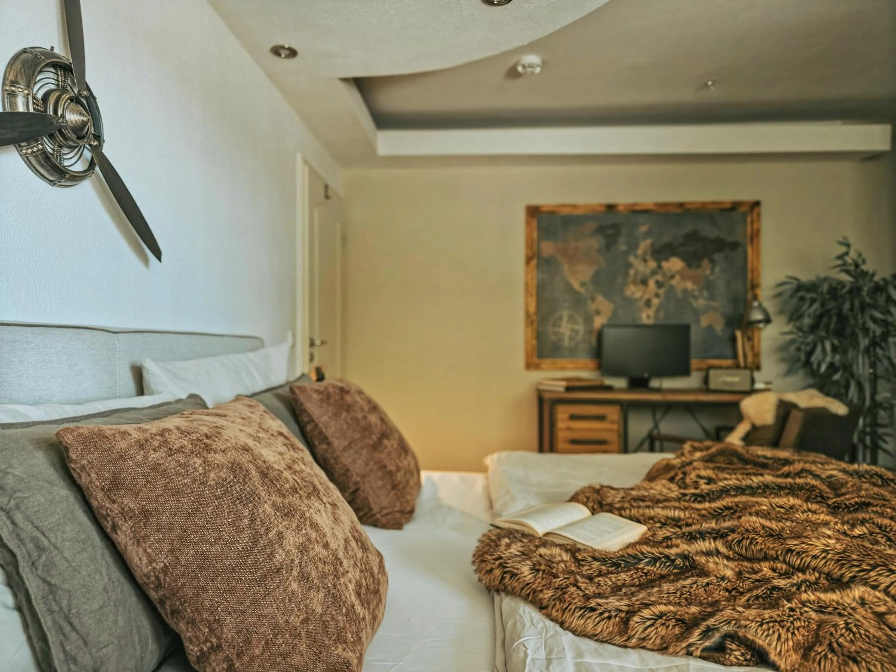 Bed in Familienfreundliche Wohnung zwischen Köln & Aachen