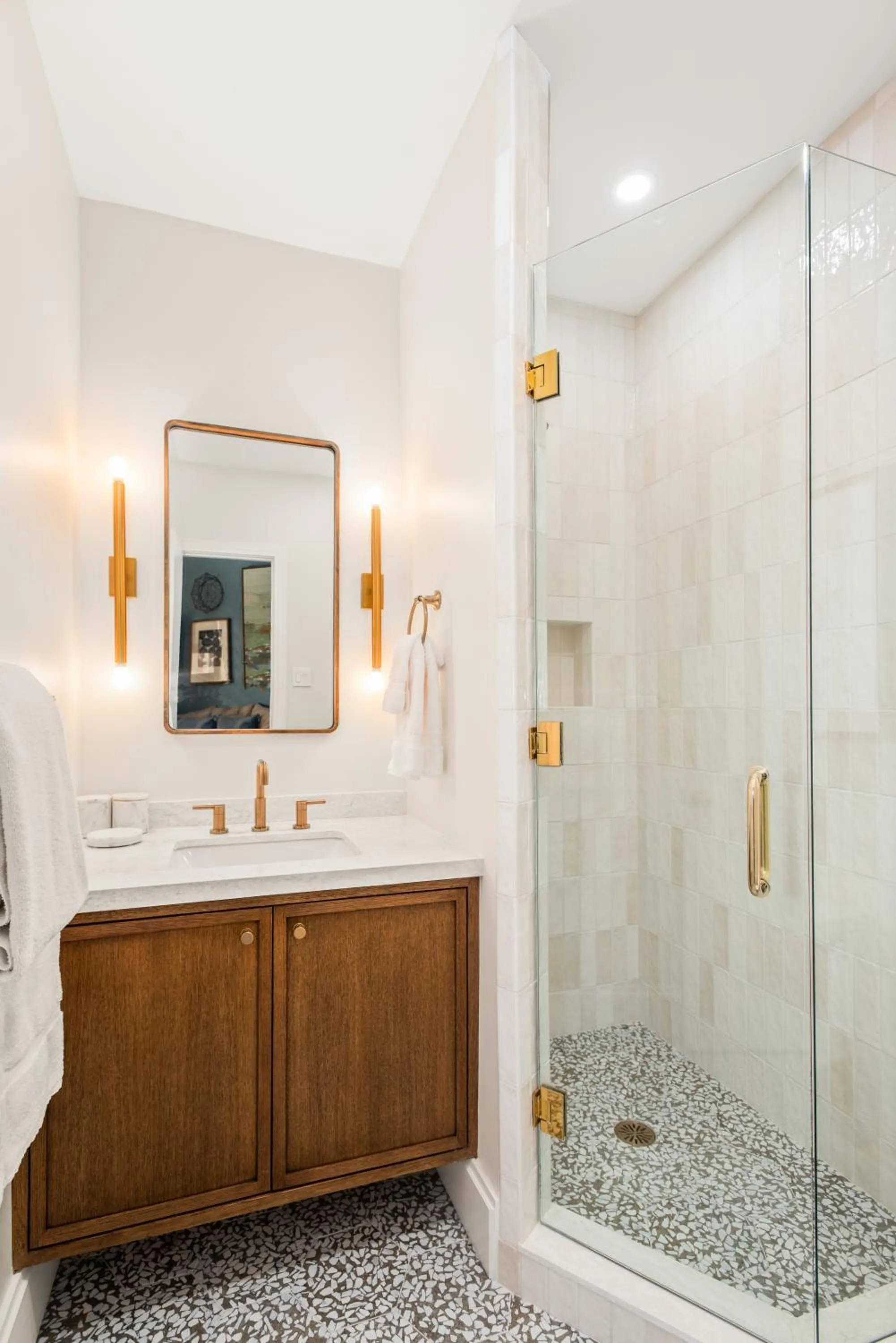 Independence Square 205, Stylish Hotel Room with AC, Great Location in Aspen