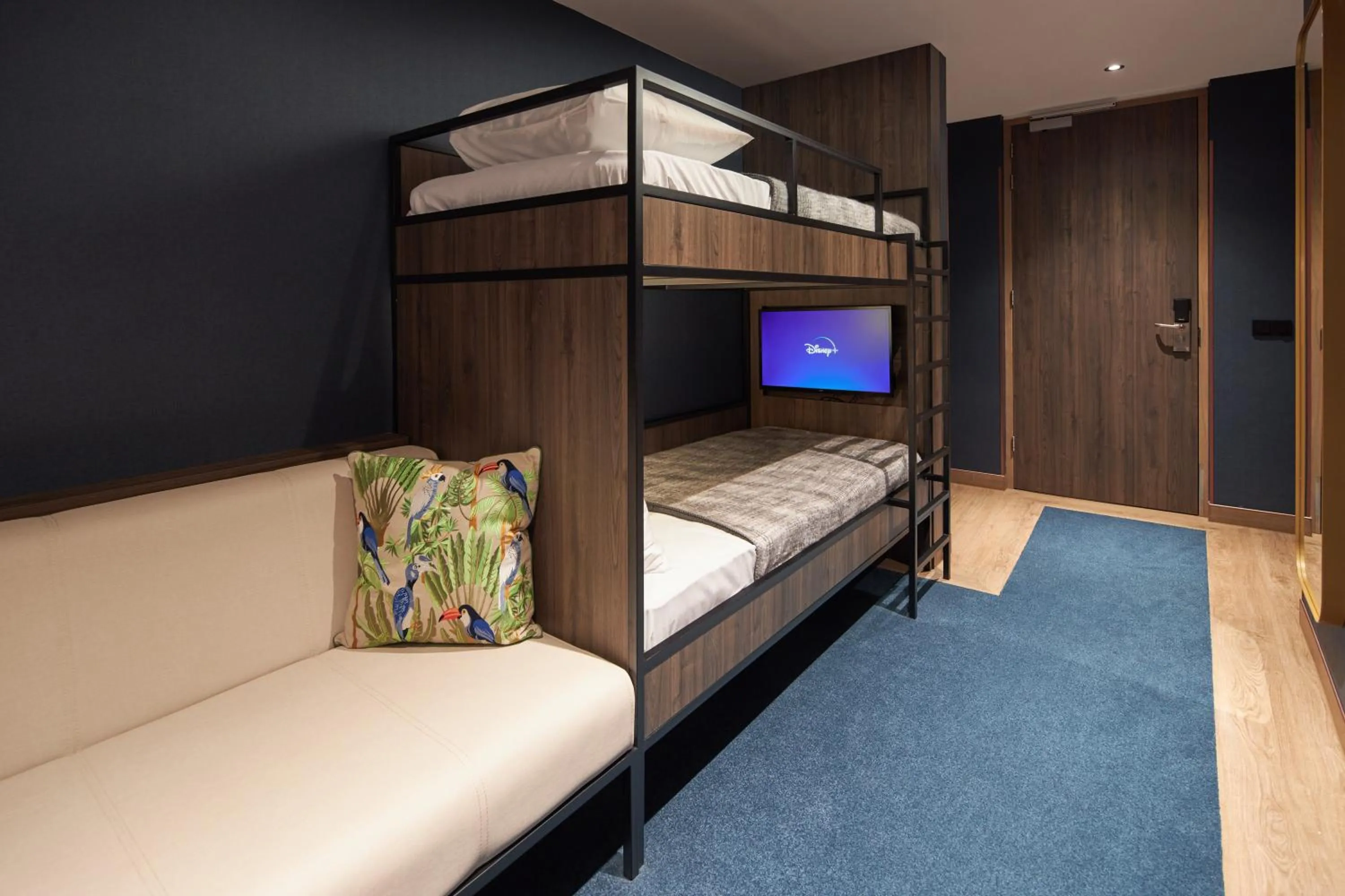 bunk bed, Bed in Van der Valk Hotel Haarlem