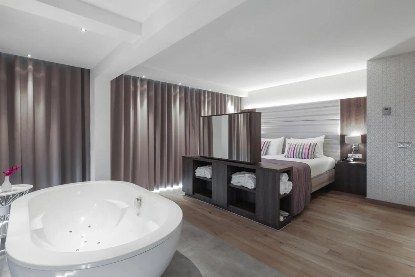 Bedroom, Bed in Van der Valk Hotel Haarlem