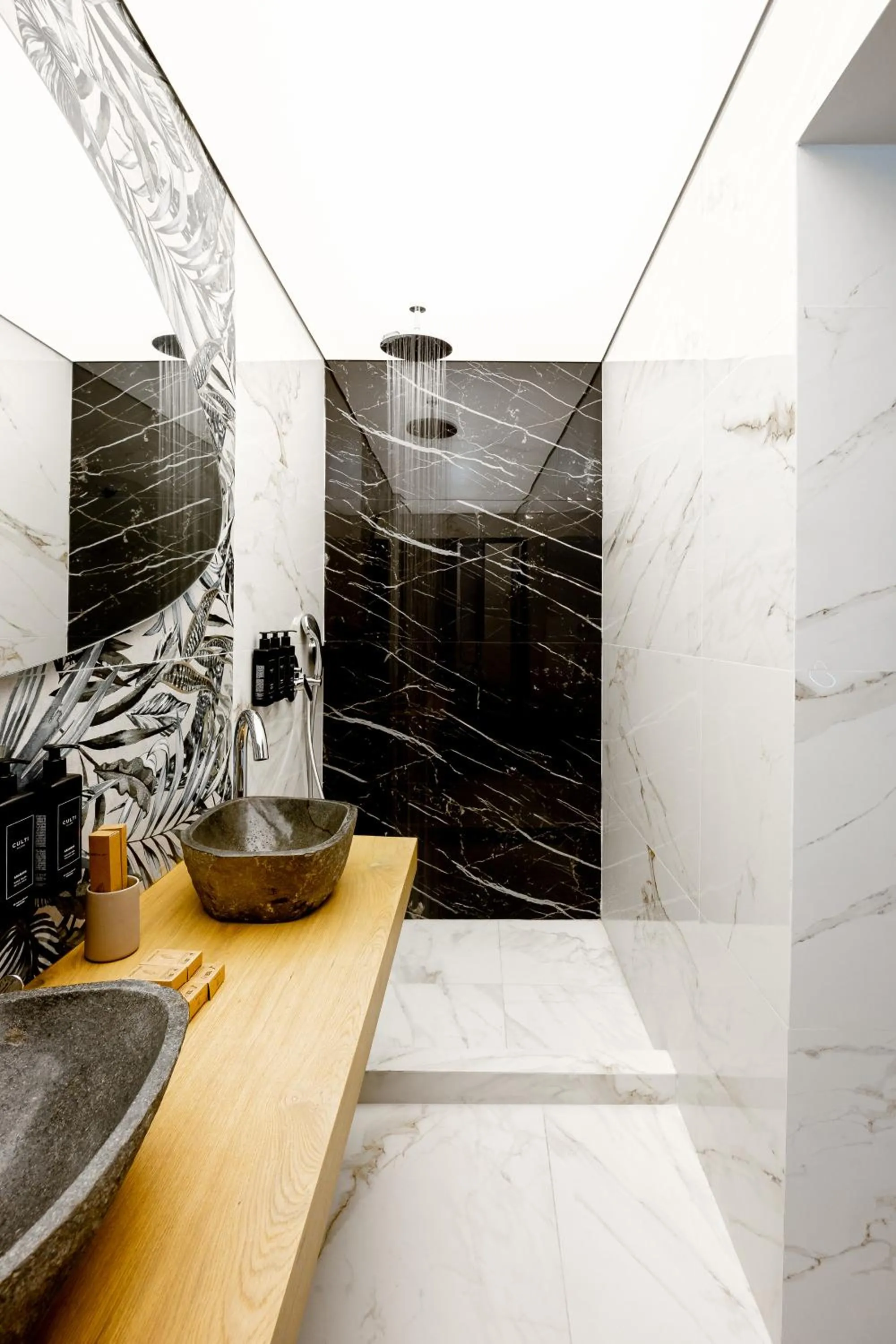 Shower in Santo Mangata Boutique Hotel and Spa