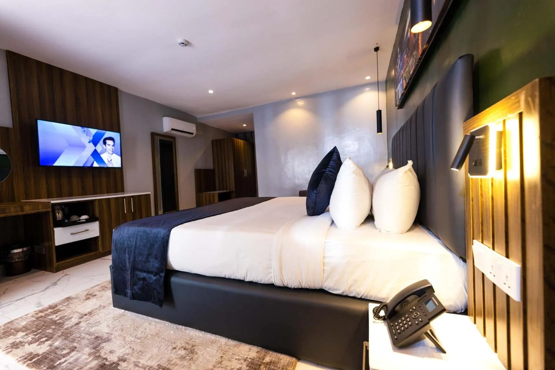 TV and multimedia in IKOGOSI WARM SPRINGS RESORT