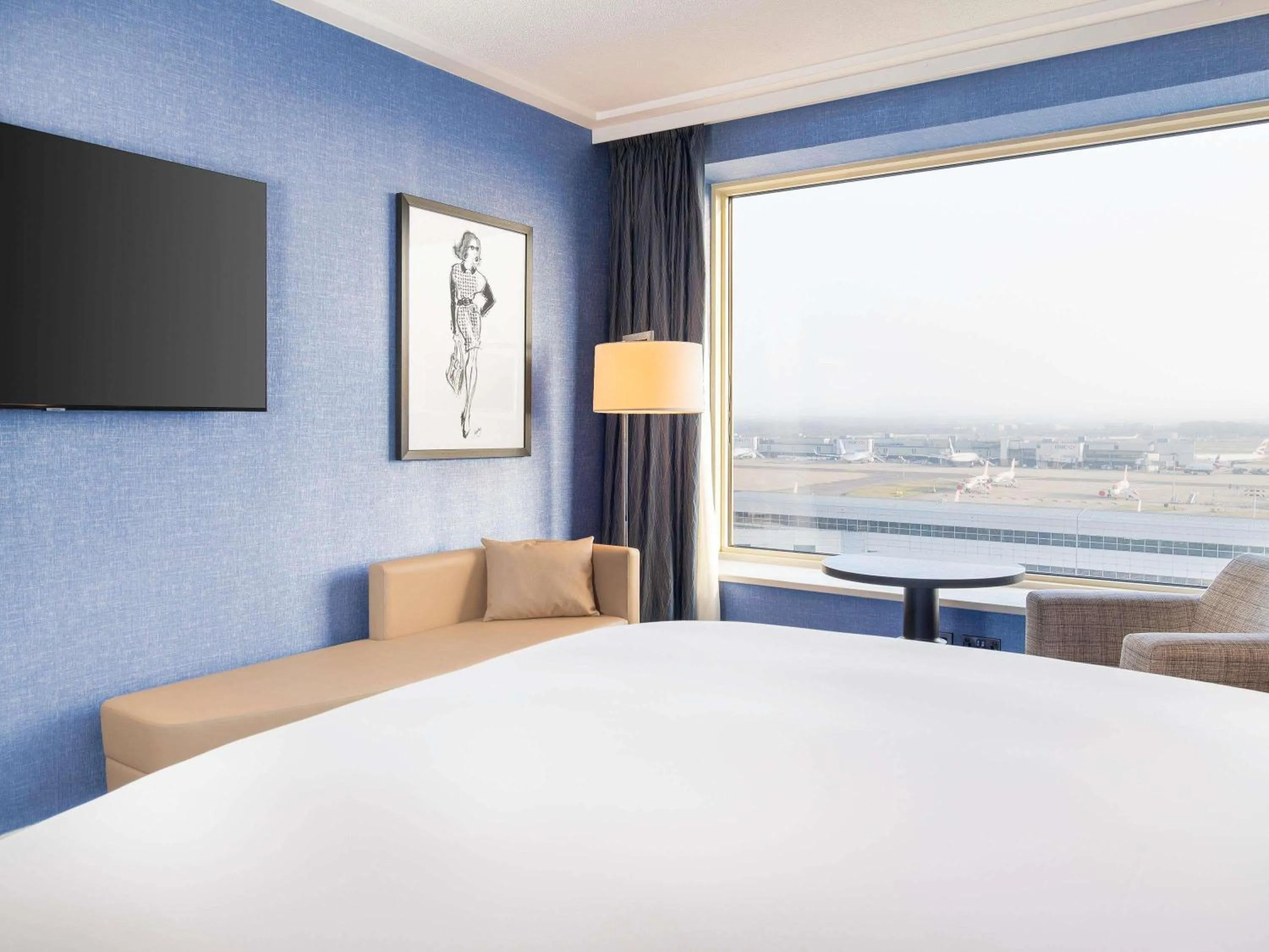 Bedroom, Bed in Sofitel London Gatwick