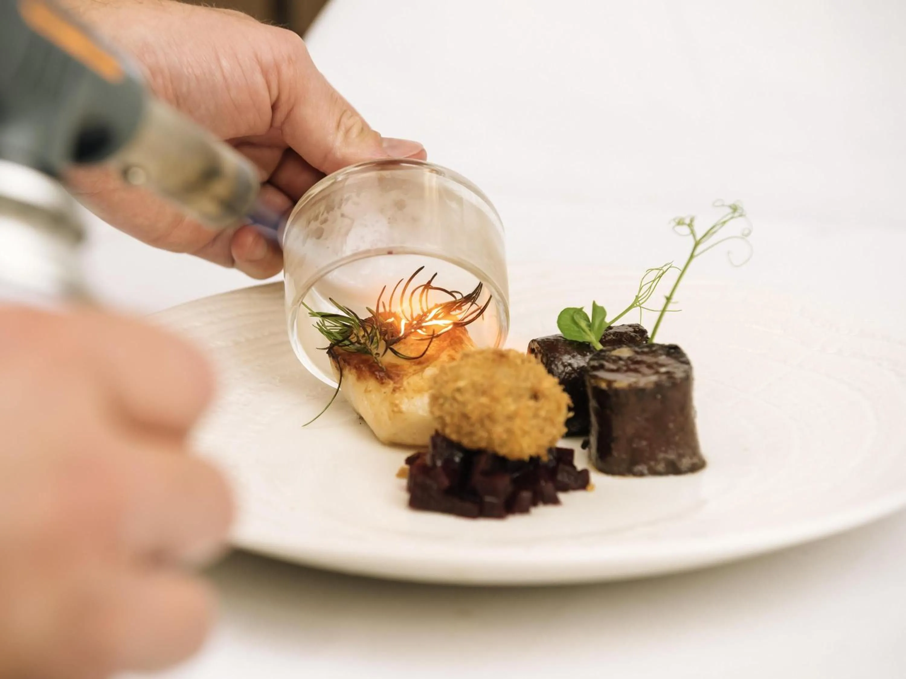 Restaurant/places to eat in Sofitel London Gatwick