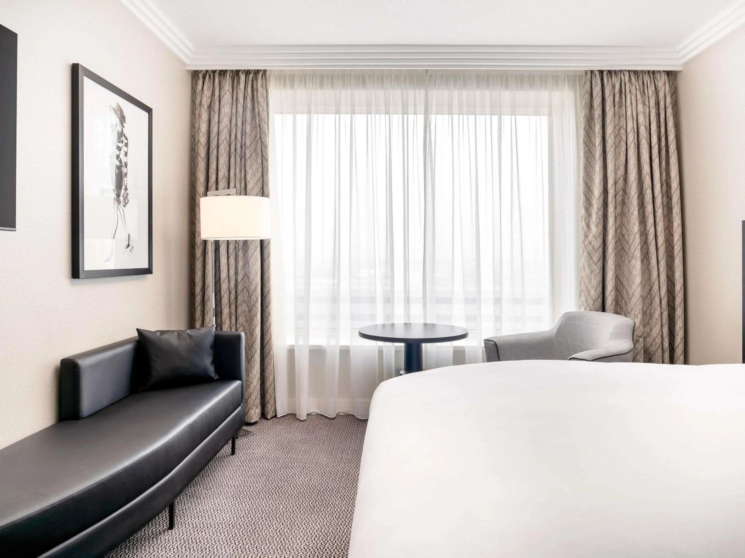 Bedroom, Bed in Sofitel London Gatwick