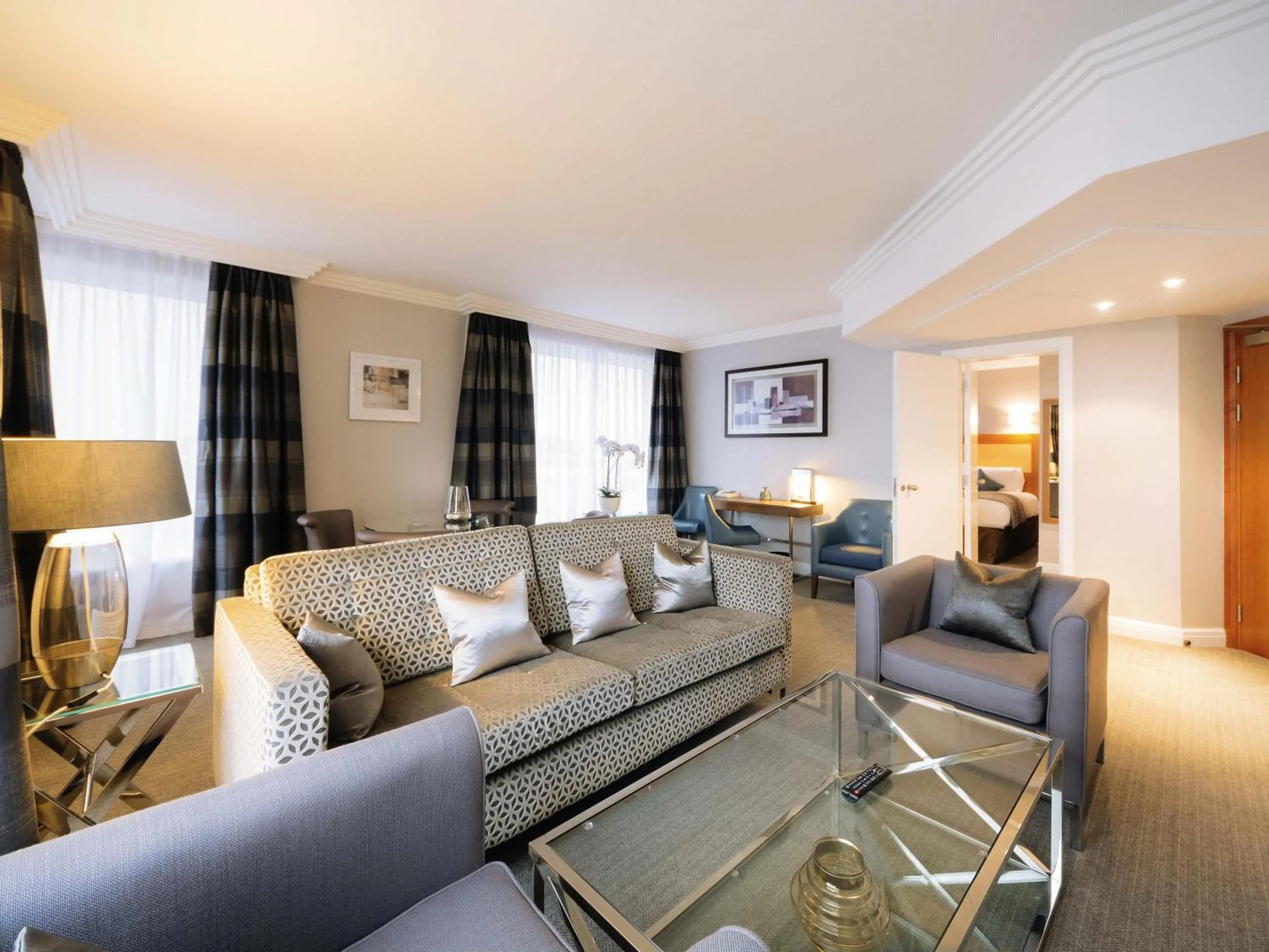 Bedroom in Sofitel London Gatwick