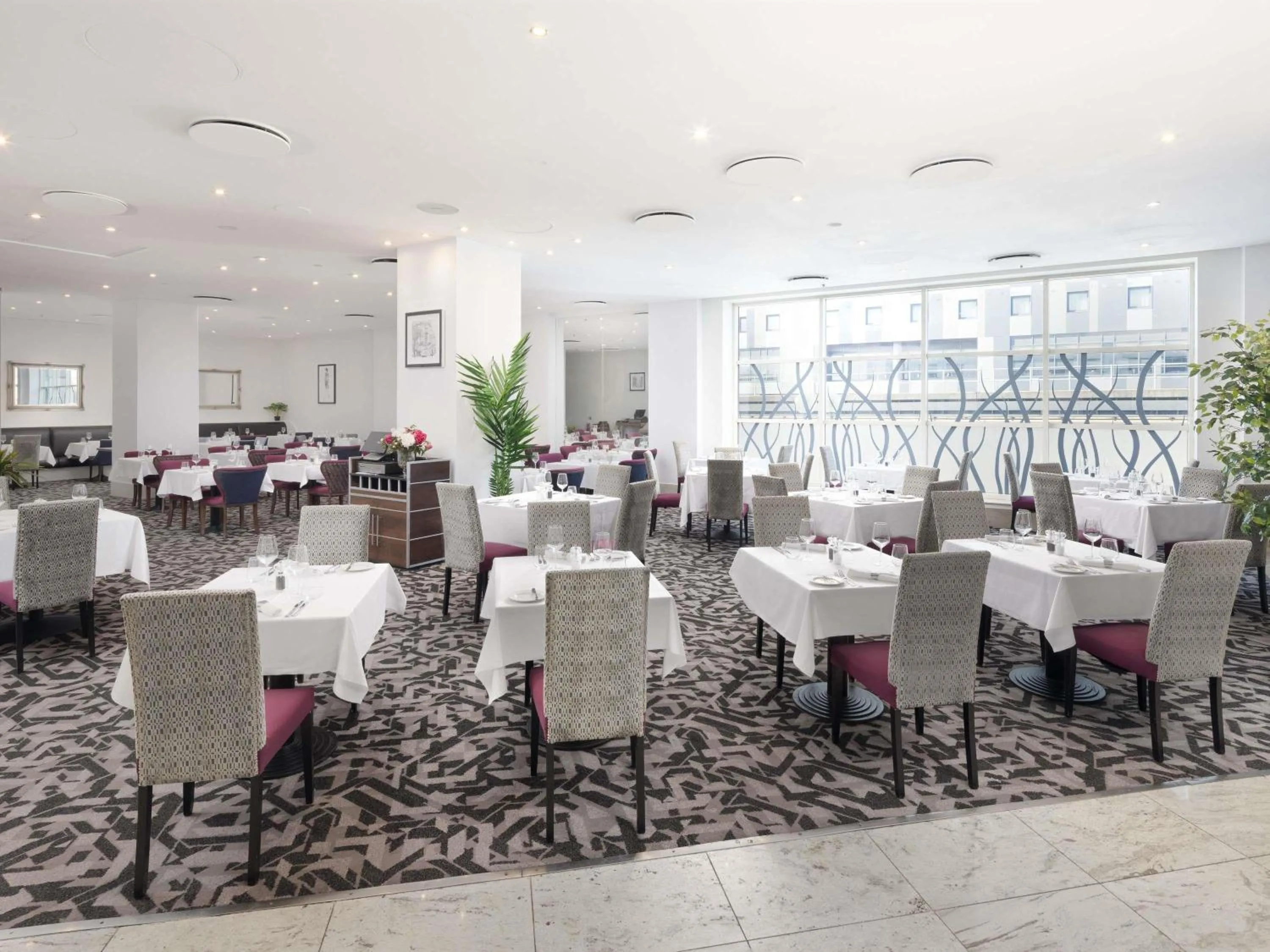 Restaurant/places to eat in Sofitel London Gatwick