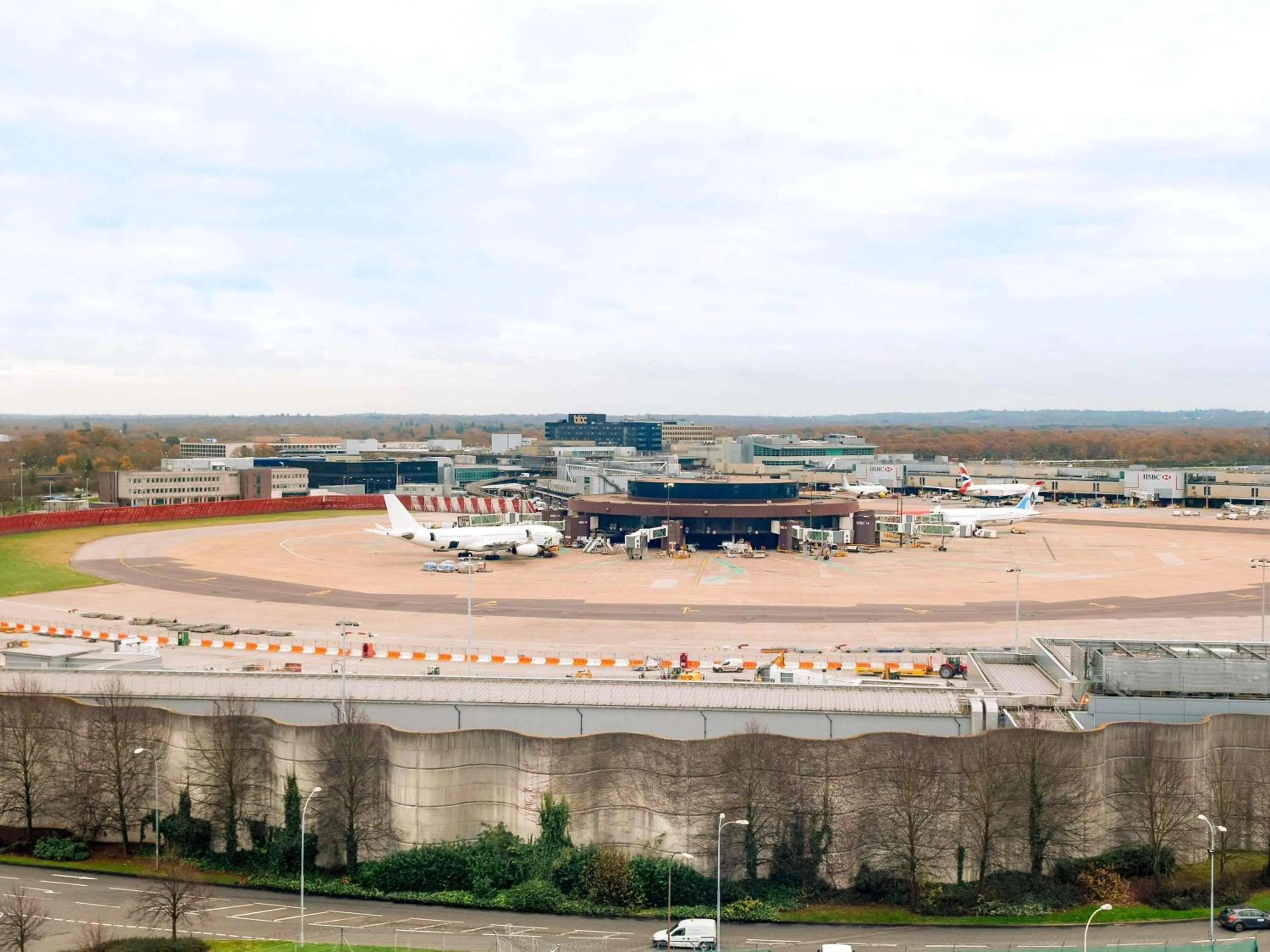 Bedroom in Sofitel London Gatwick
