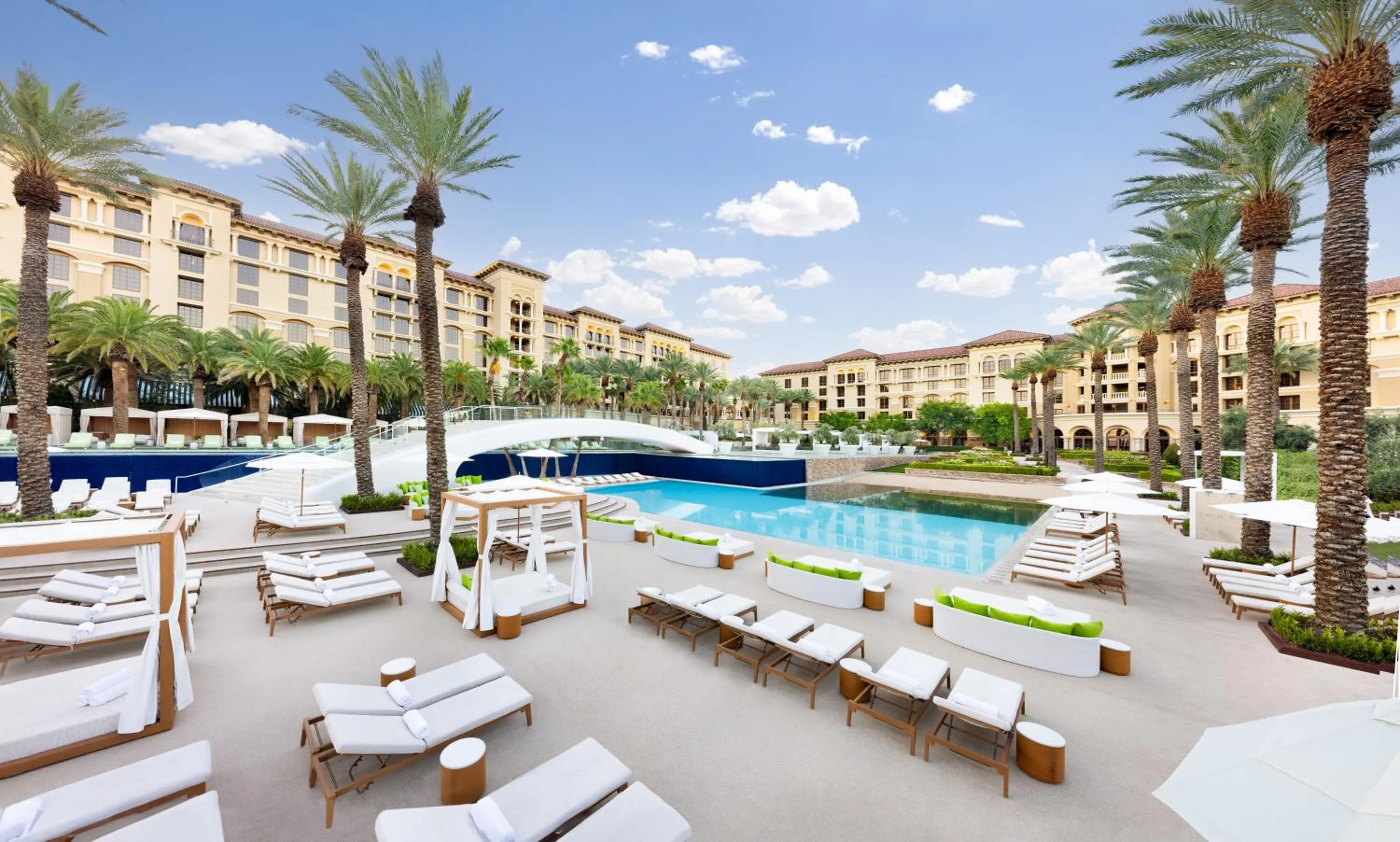 Swimming pool in Green Valley Ranch Resort Spa Casino