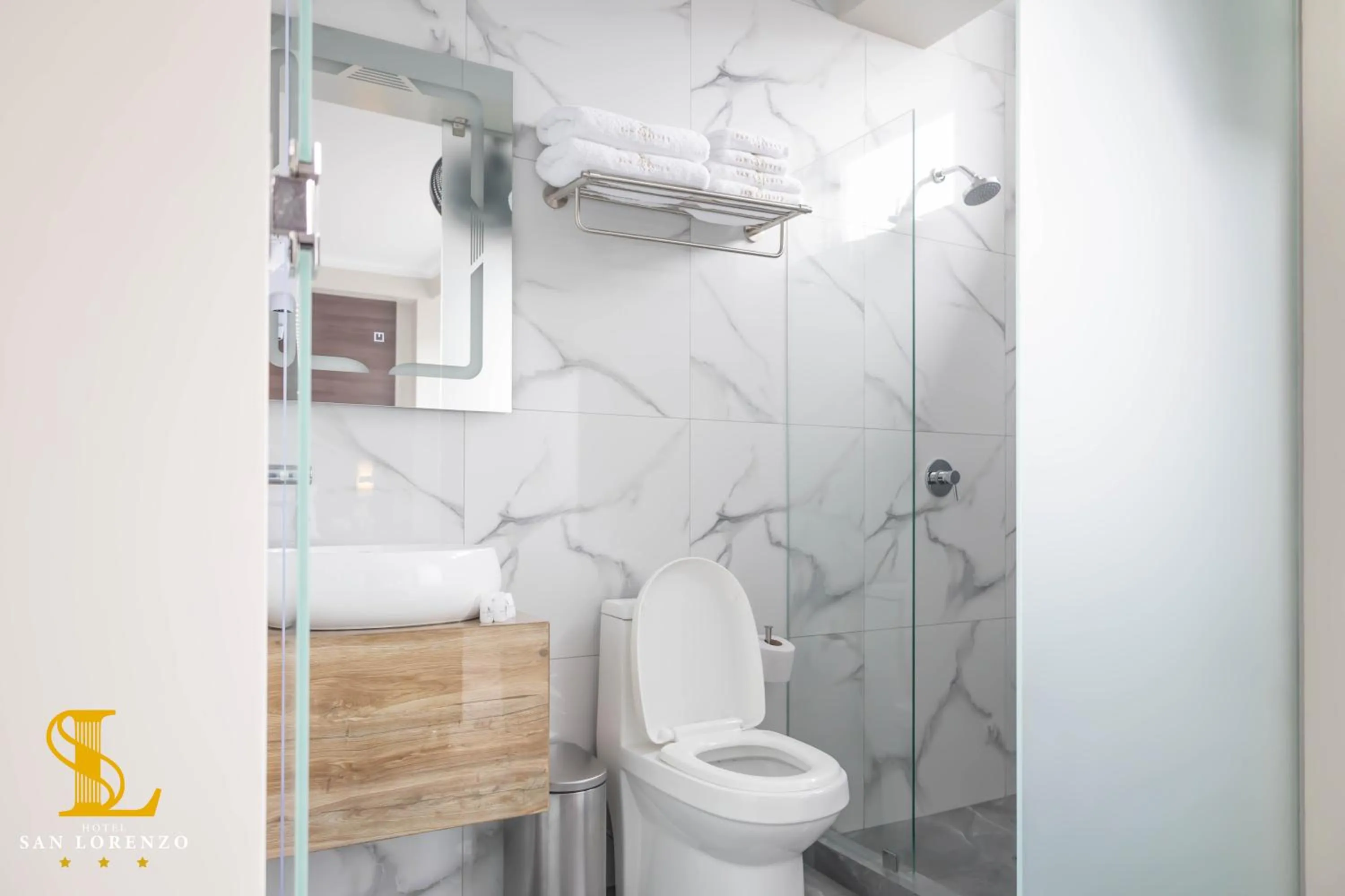 Shower in Hotel San Lorenzo