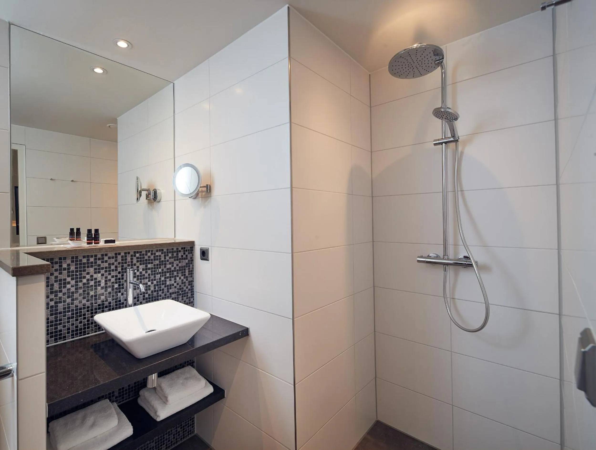 Bathroom in Hotel De Lindeboom