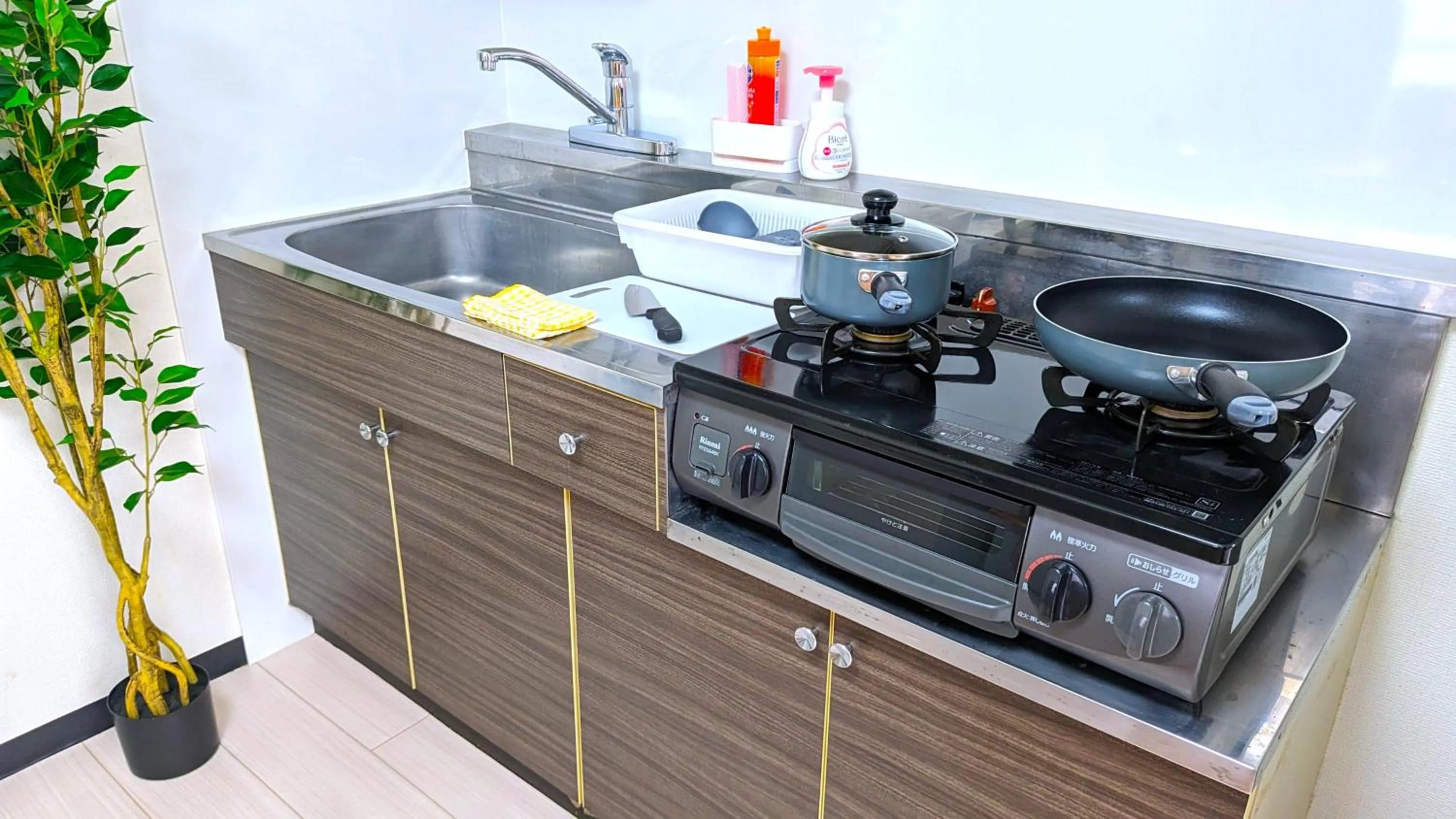 kitchen in KIYAZA Space Sapporo 2