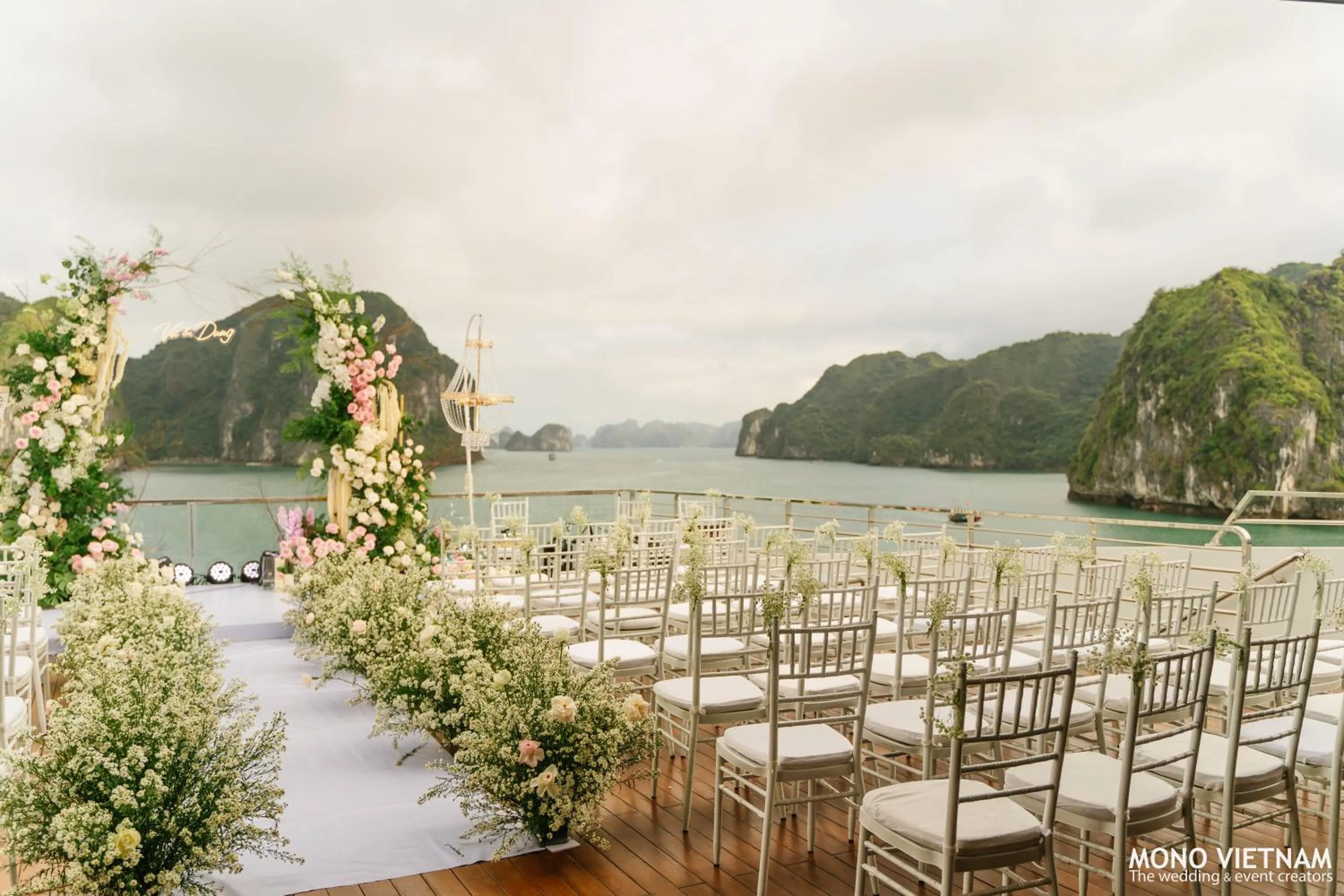 wedding in Grand Pioneers Halong Bay Cruise 1