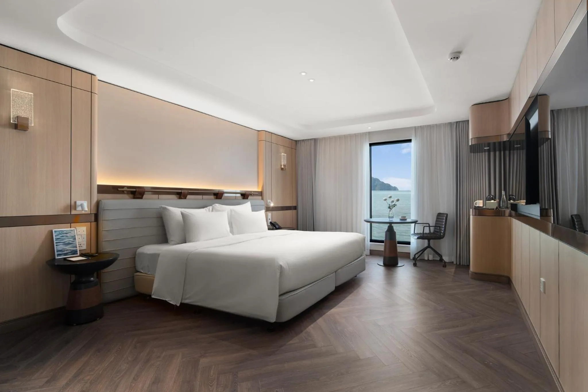 Bedroom, Bed in Grand Pioneers Halong Bay Cruise 1