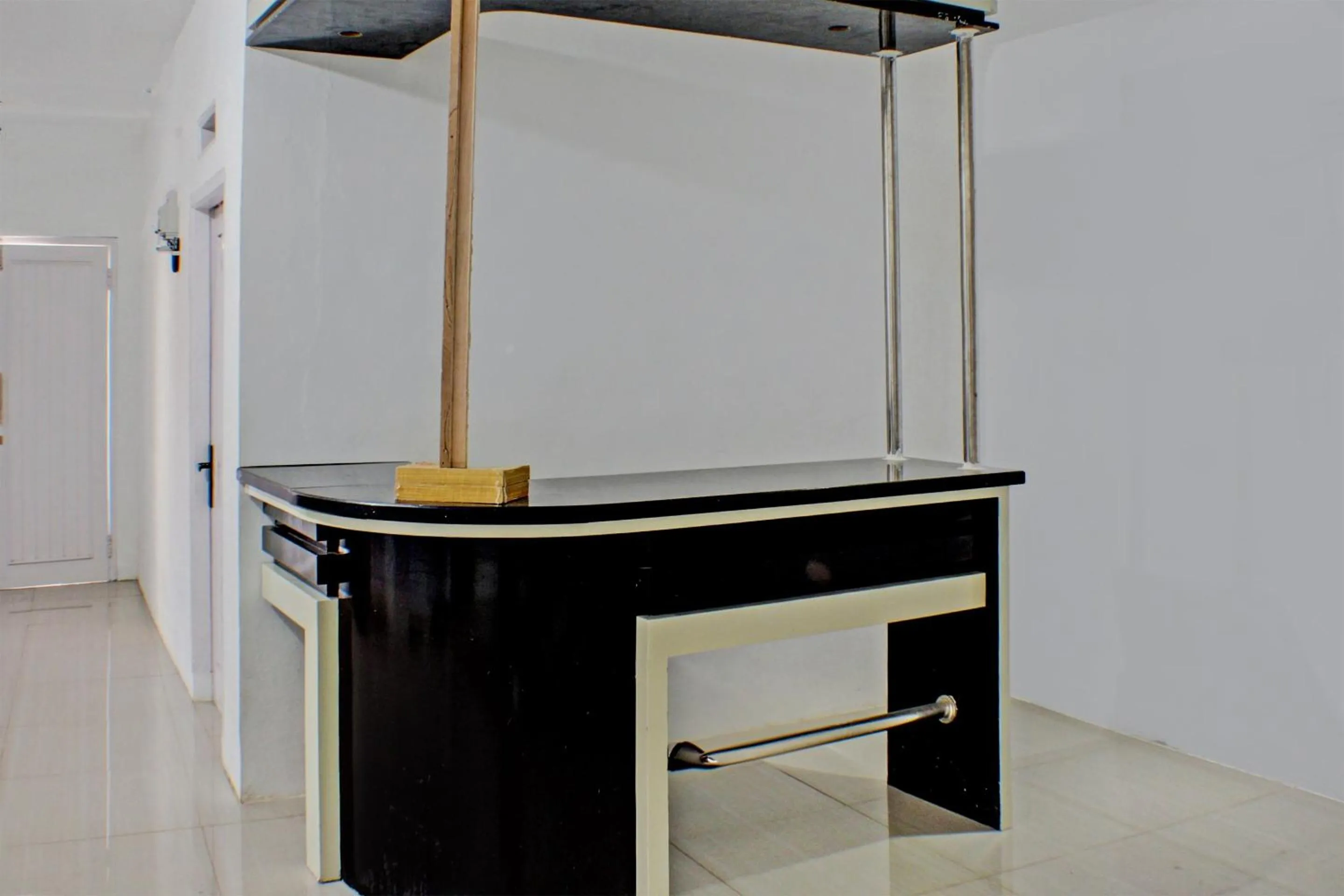 Lobby or reception in OYO Life 93138 Anugrah Kost Syariah