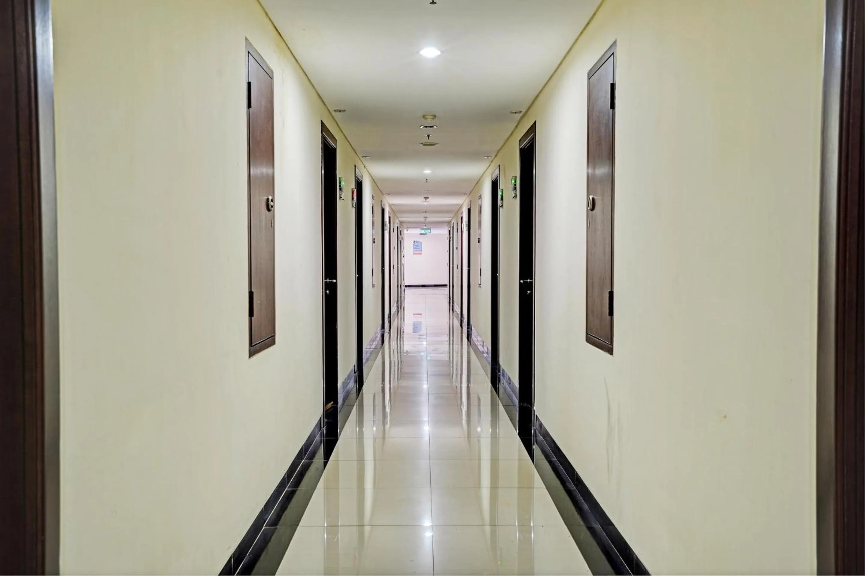 Lobby or reception in OYO Life 93097 Apartemen Gateway Pasteur By Kaisar Room