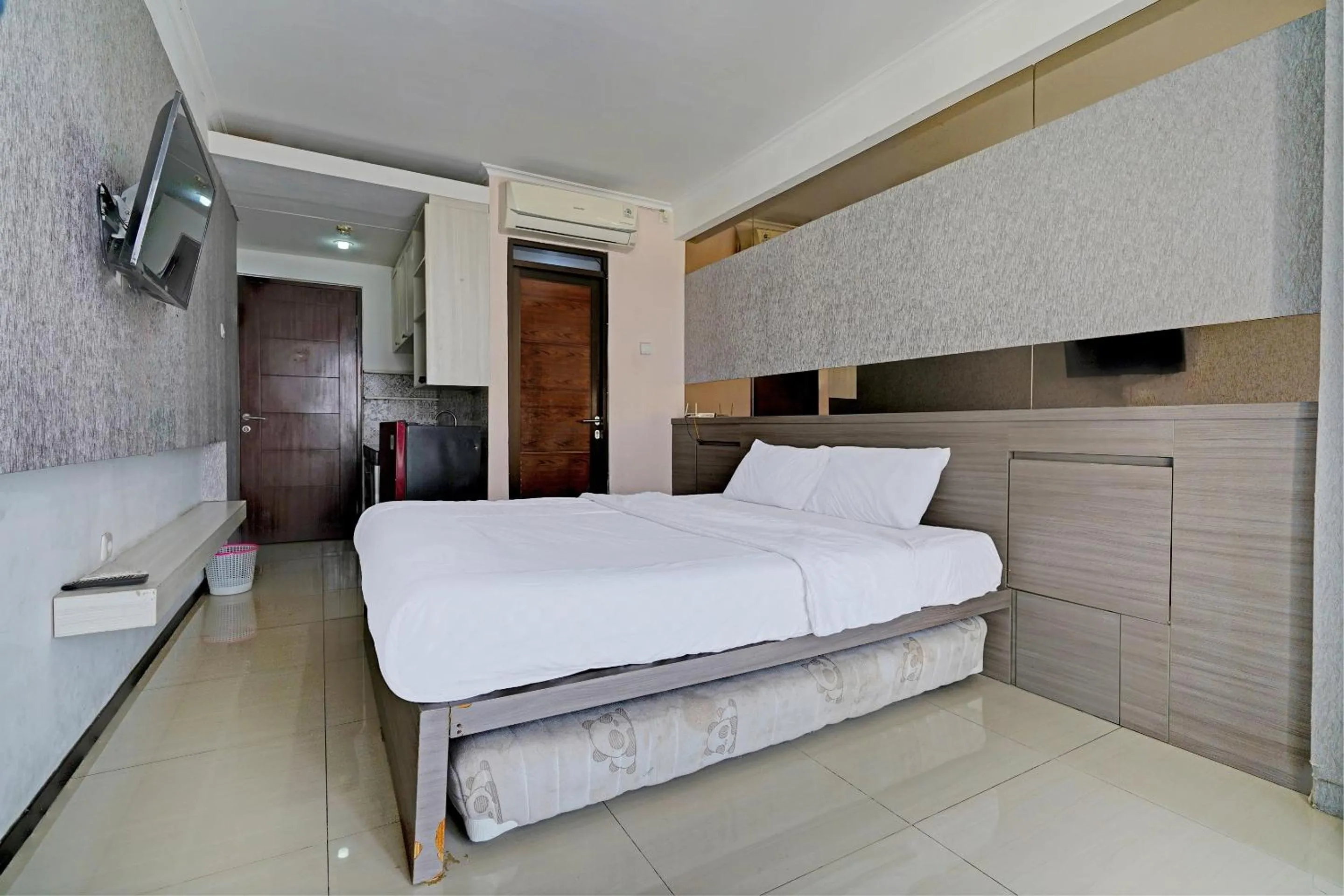 Bedroom, Bed in OYO Life 93097 Apartemen Gateway Pasteur By Kaisar Room