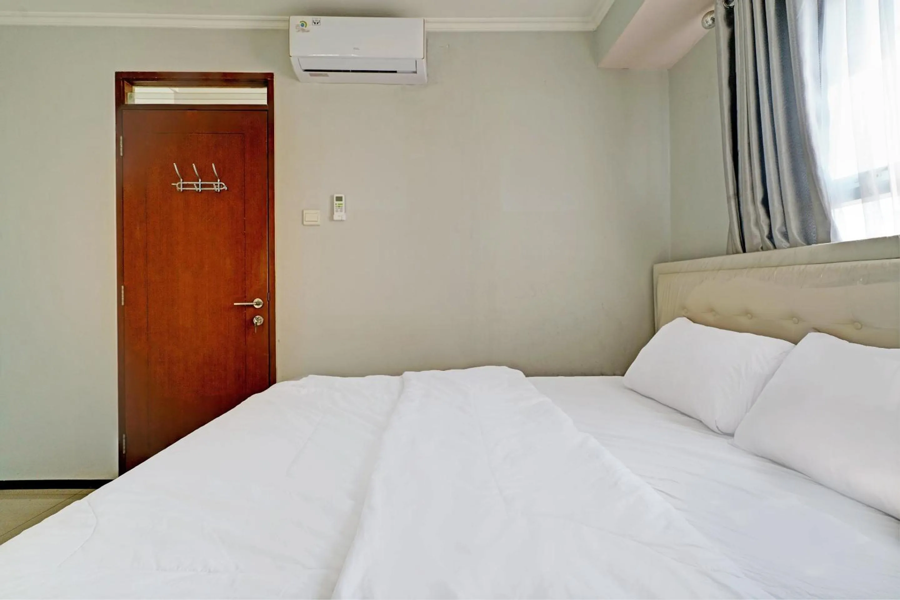 Bedroom, Bed in OYO Life 93097 Apartemen Gateway Pasteur By Kaisar Room