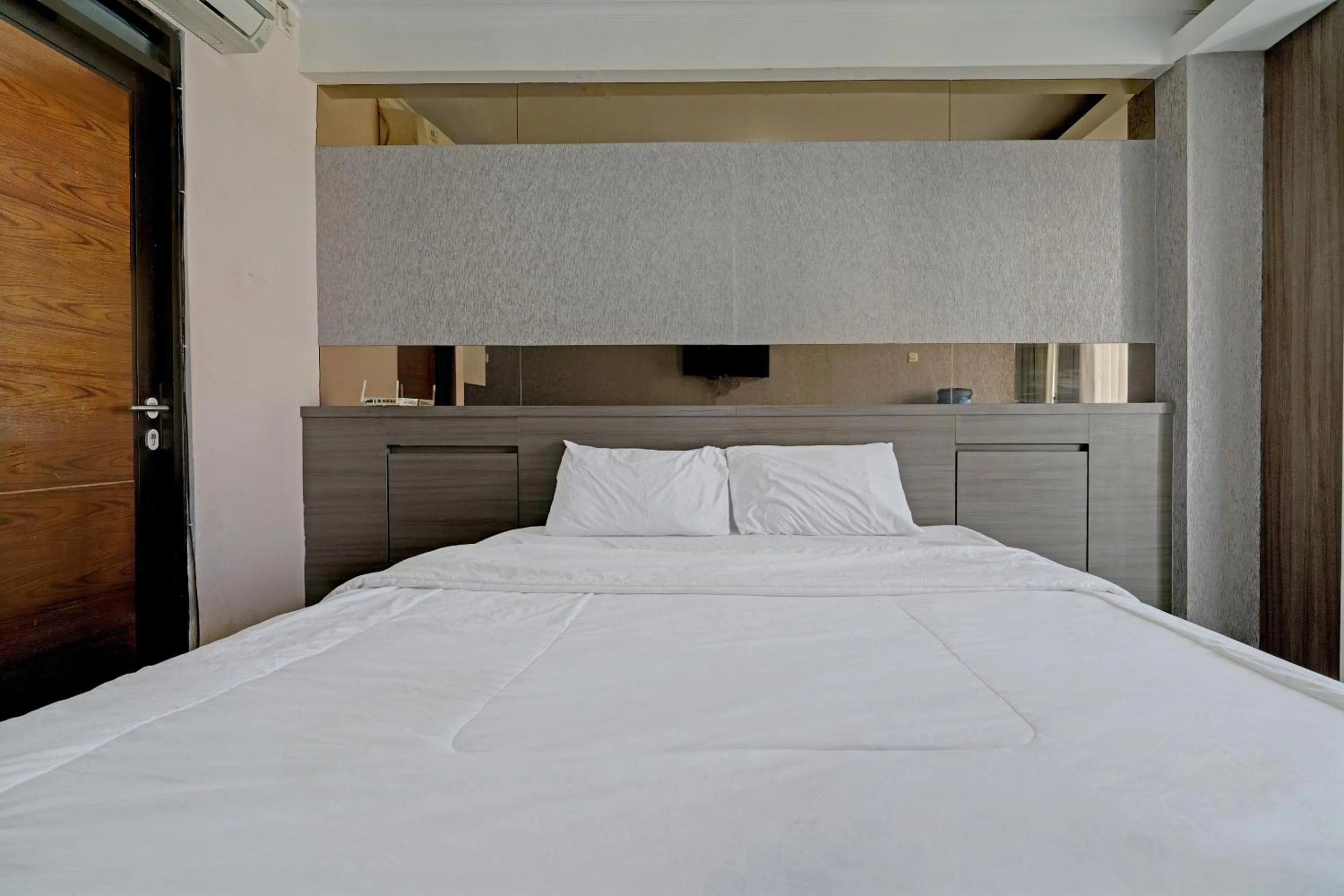 Bedroom, Bed in OYO Life 93097 Apartemen Gateway Pasteur By Kaisar Room