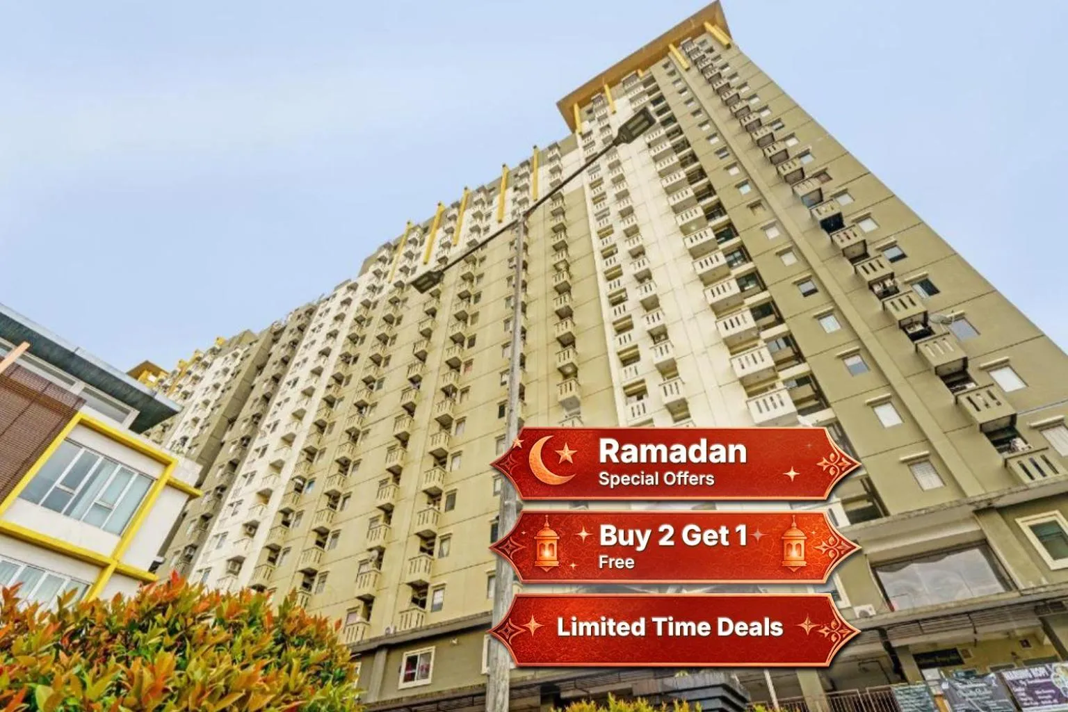 Facade/entrance in OYO Life 93170 Apartement Gateway Cicadas By Mr Pro