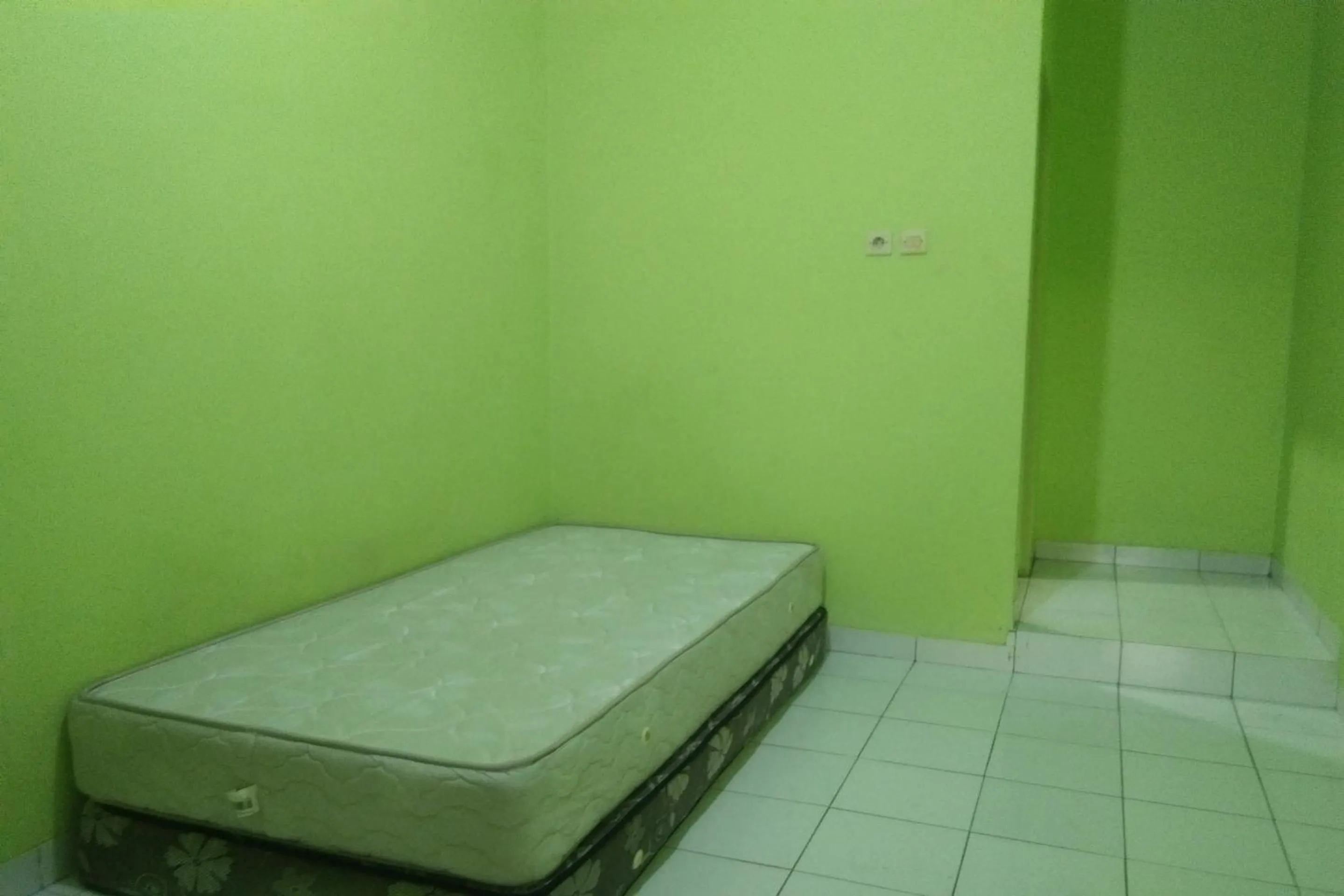 Bedroom, Bed in OYO Life Kost ijo Tembok Tinggi