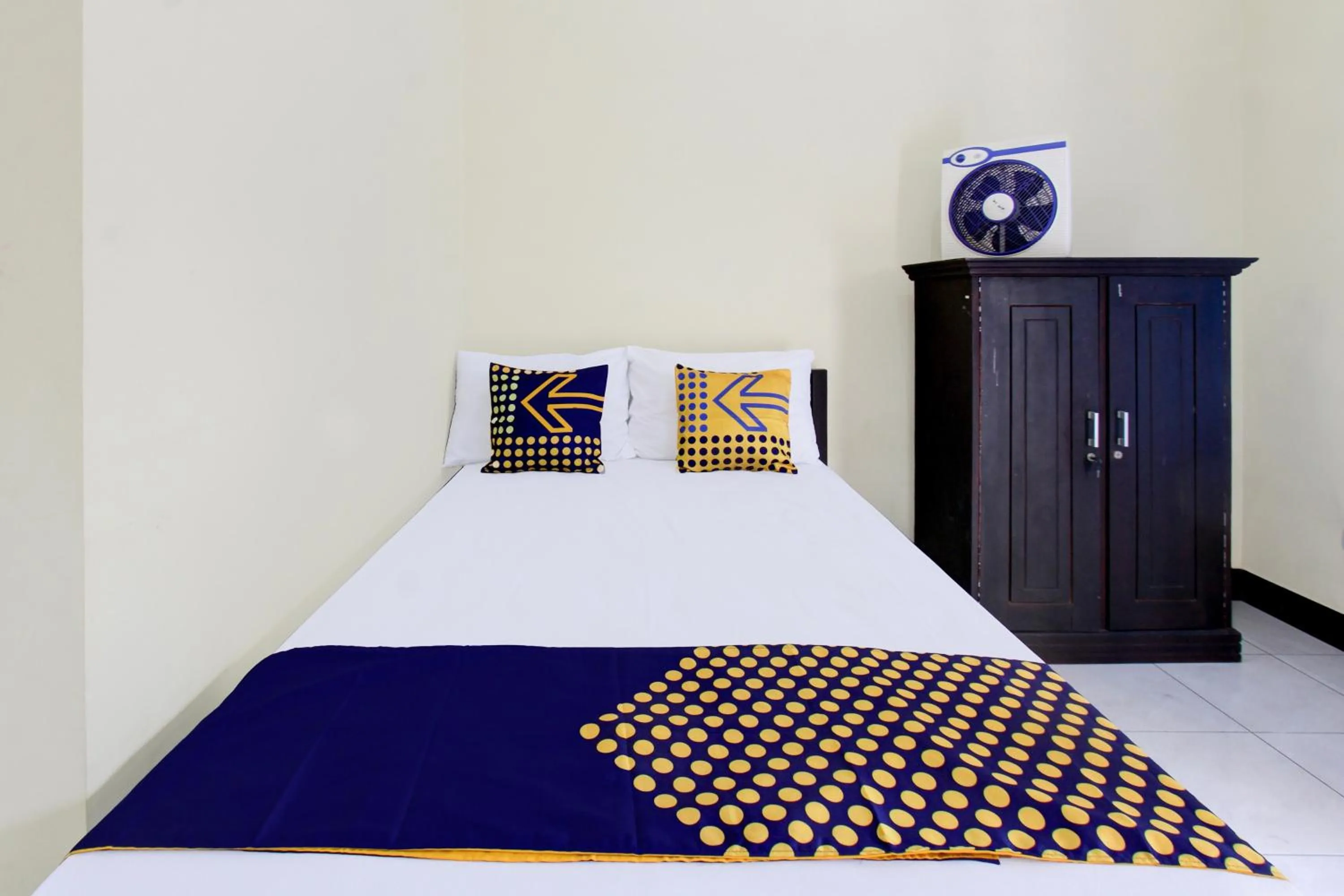 Bedroom, Bed in OYO Life 93155 Wisma Sarah