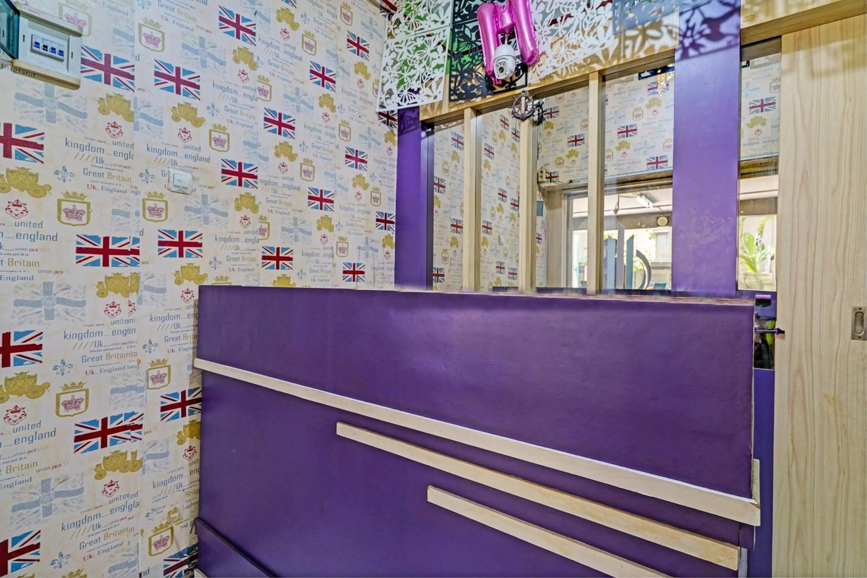 Lobby or reception in OYO Life 93120 Apartement Gateway Cicadas By Sarana Cipta Mahakarya