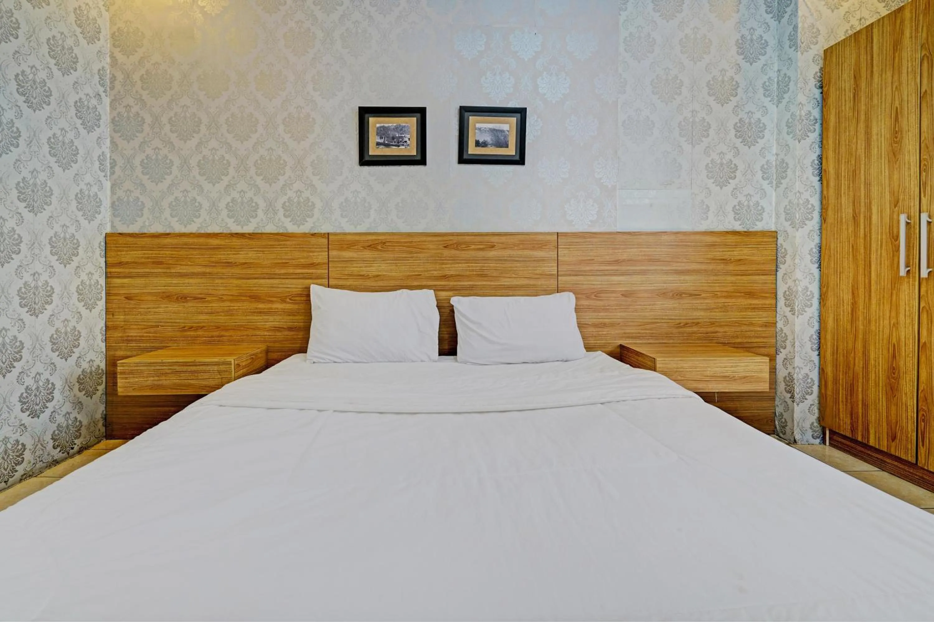 Bedroom, Bed in OYO Life 93103 Apartement Gateway Cicadas By Fikri Room