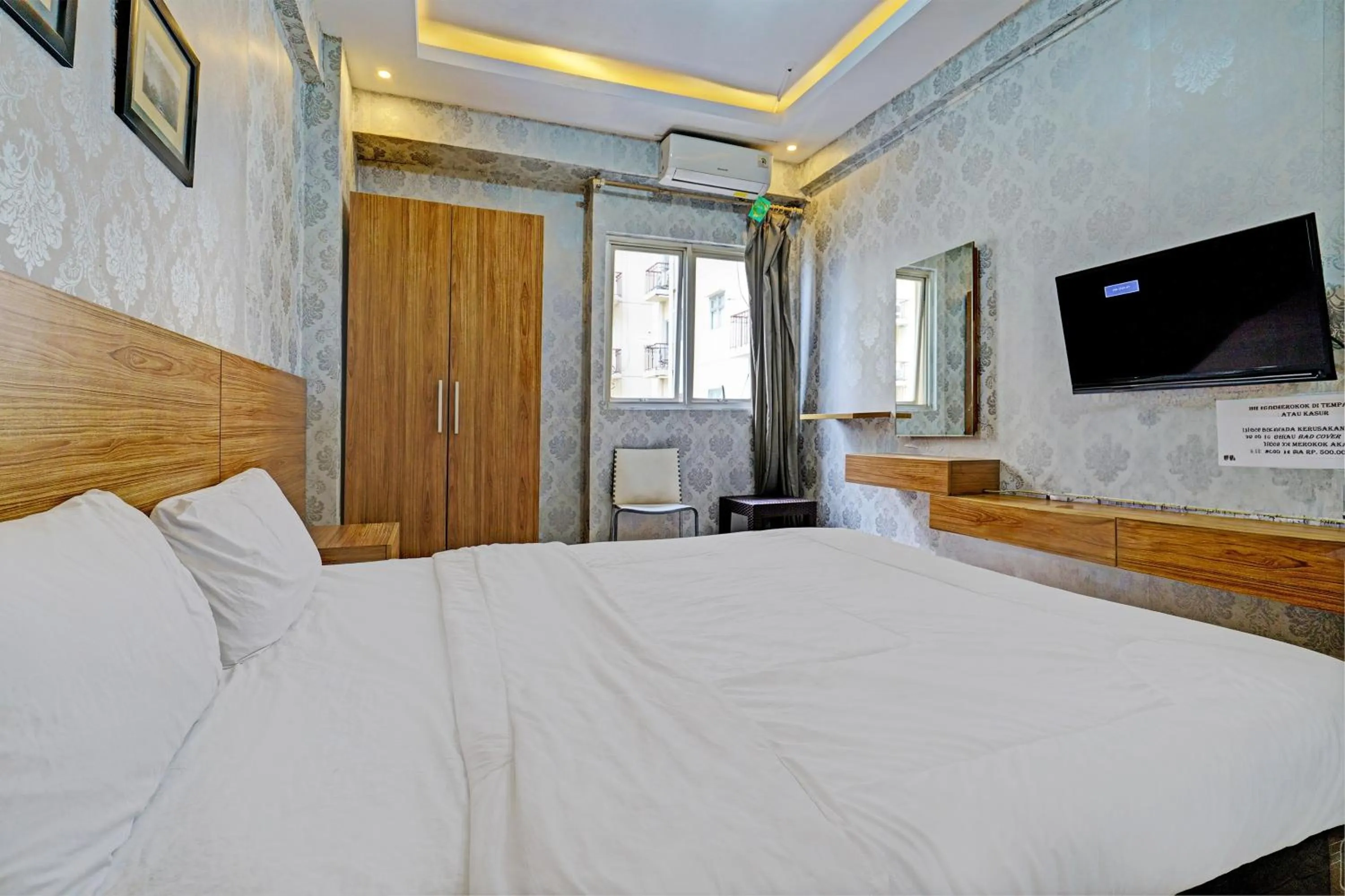 Bedroom, Bed in OYO Life 93103 Apartement Gateway Cicadas By Fikri Room