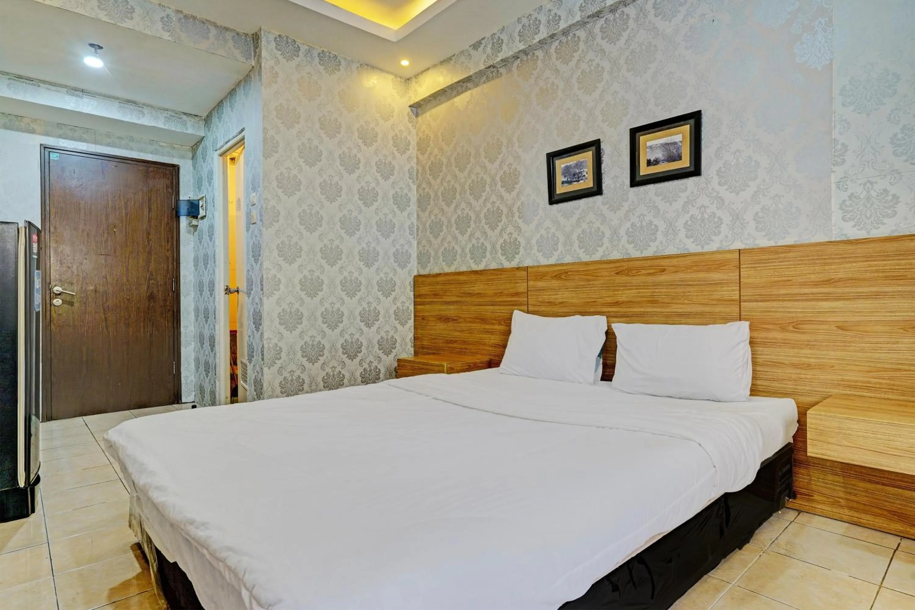 Bedroom, Bed in OYO Life 93103 Apartement Gateway Cicadas By Fikri Room