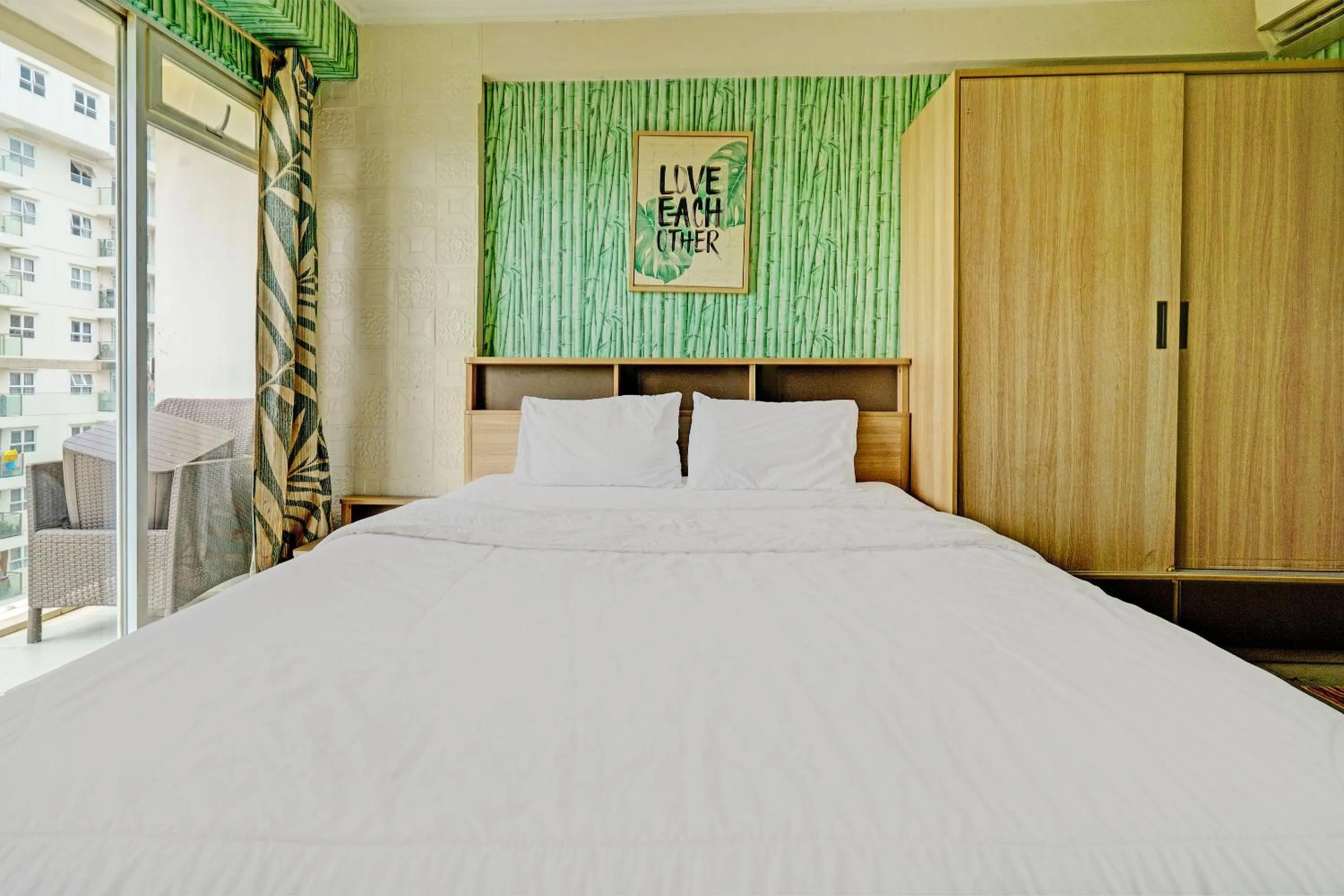 Bedroom, Bed in OYO Life 93065 Apartemen Gateway Pasteur By Glory Rent