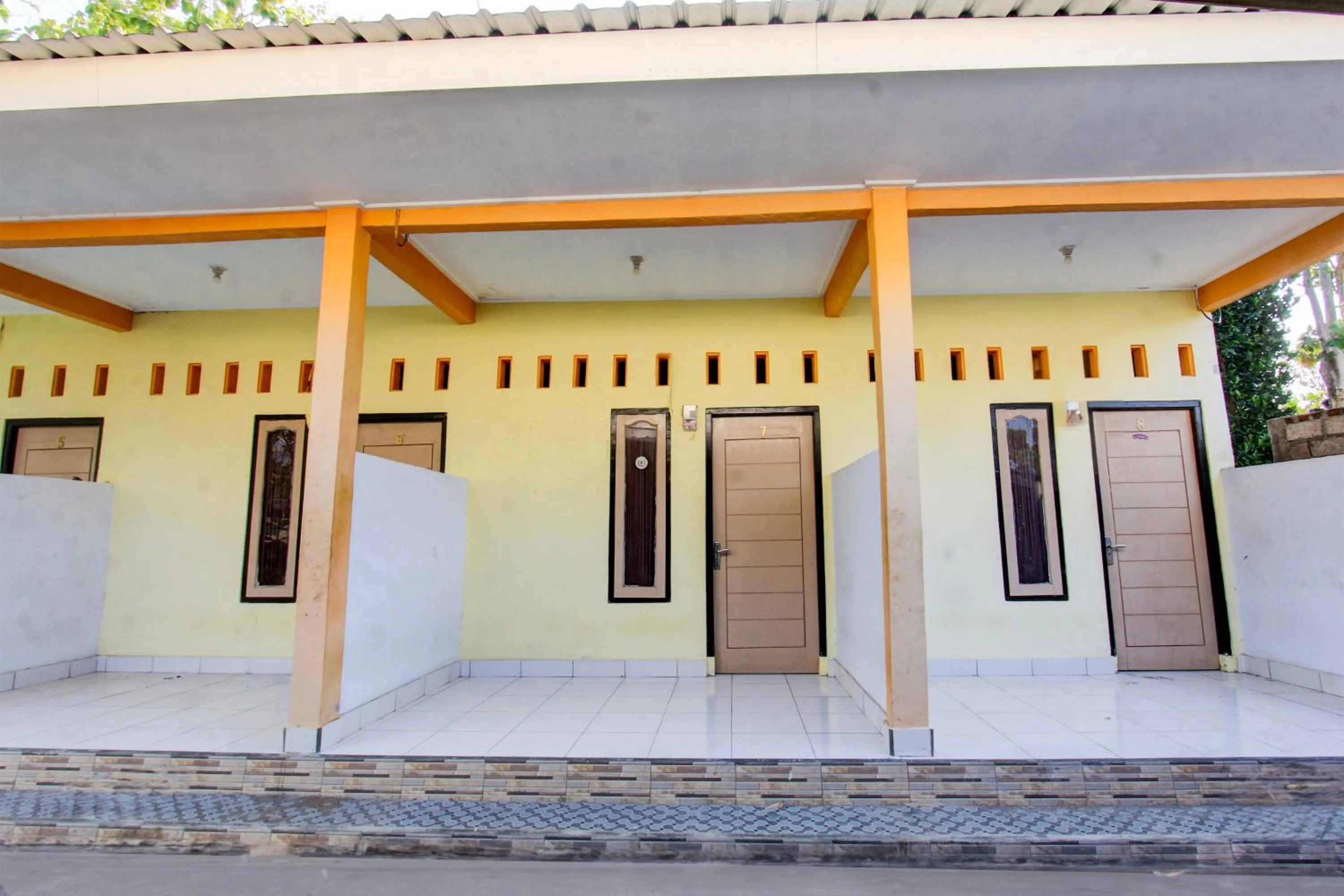 Facade/entrance in OYO Life 93156 Rumah Kosan