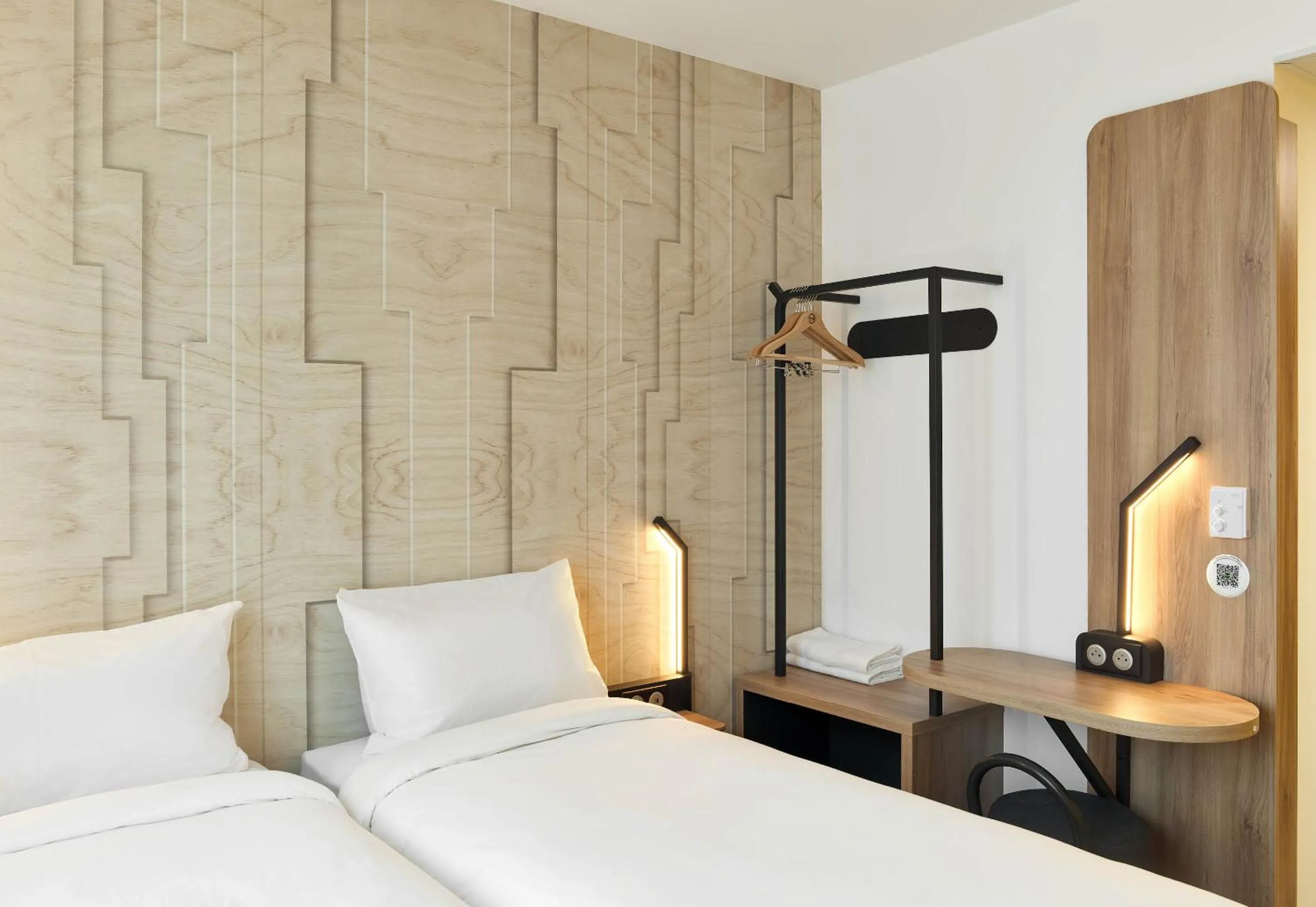 Bedroom, Bed in B&B HOTEL Cergy Saint-Christophe Gare