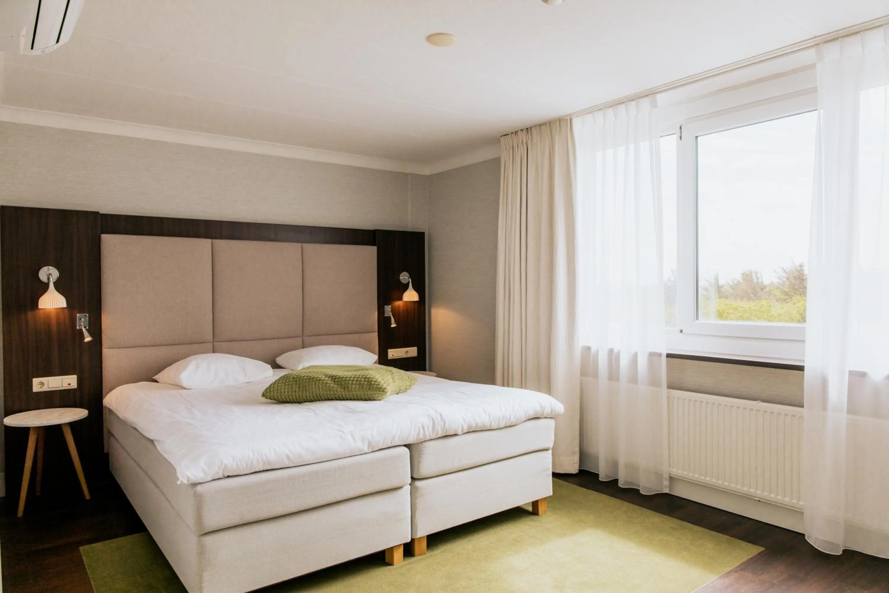 children, Bed in Grand Hotel Opduin