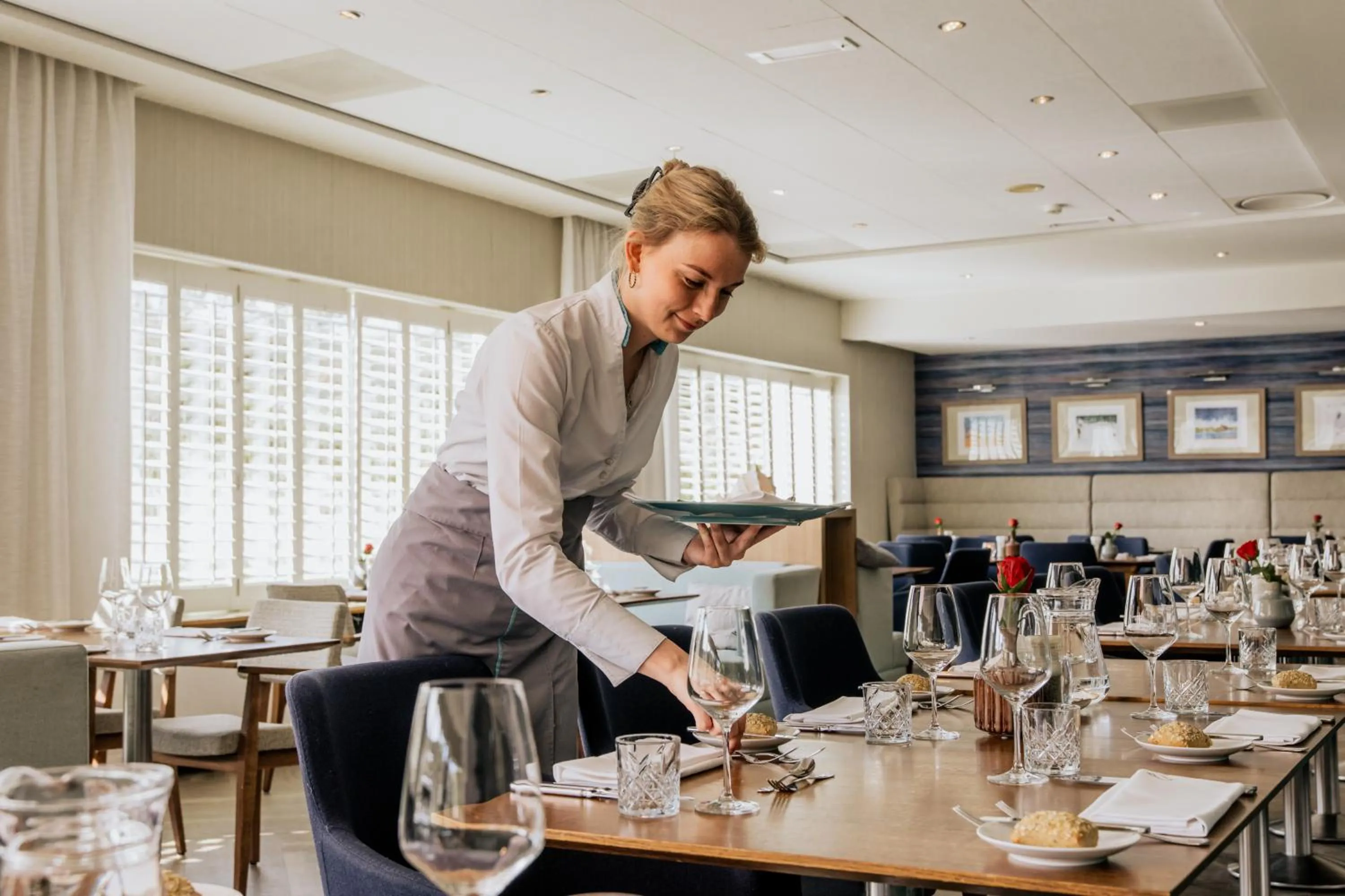 Restaurant/places to eat in Grand Hotel Opduin