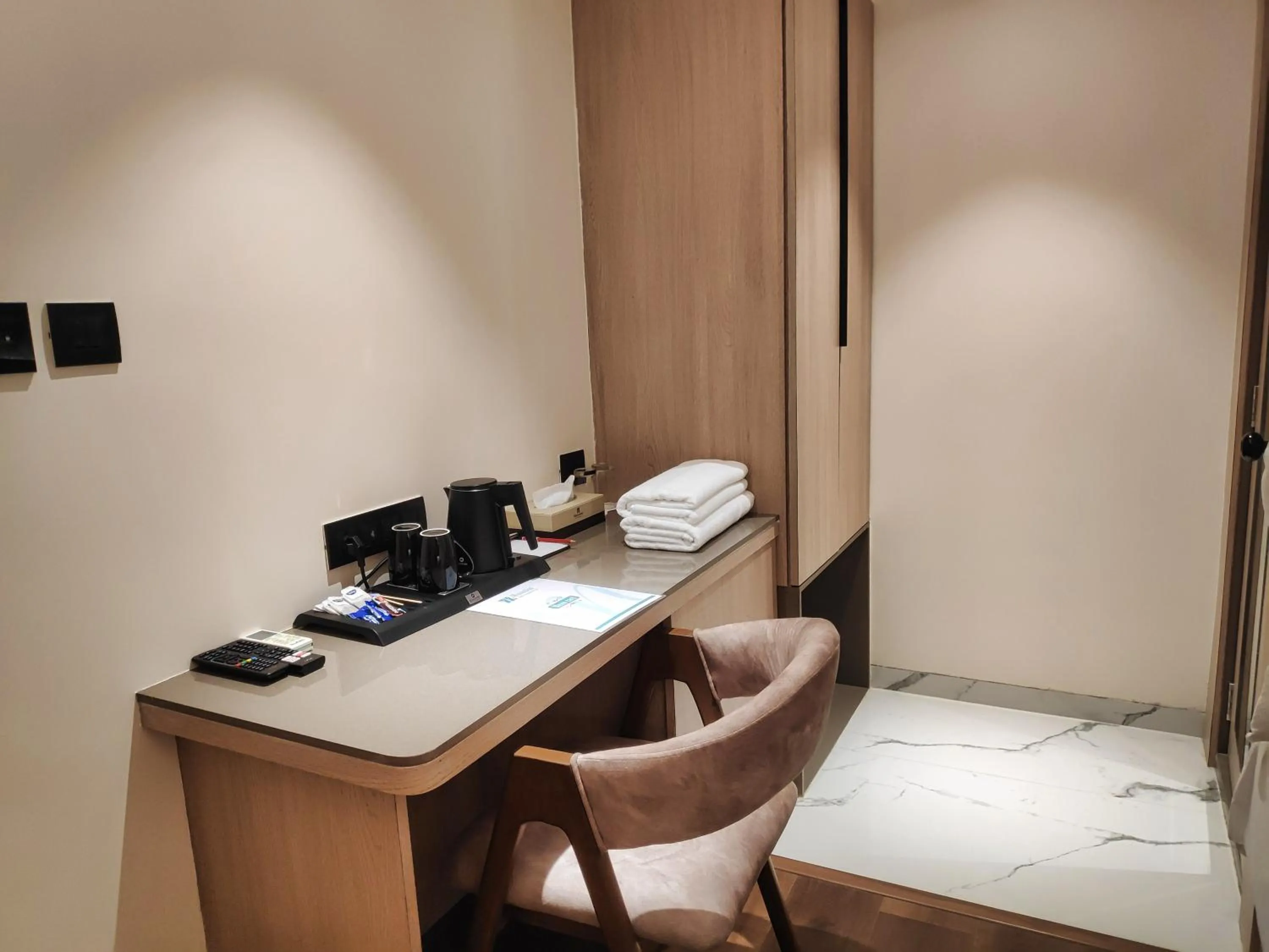 Coffee/tea facilities in Maxxvalue Hotel MIDC - Andheri