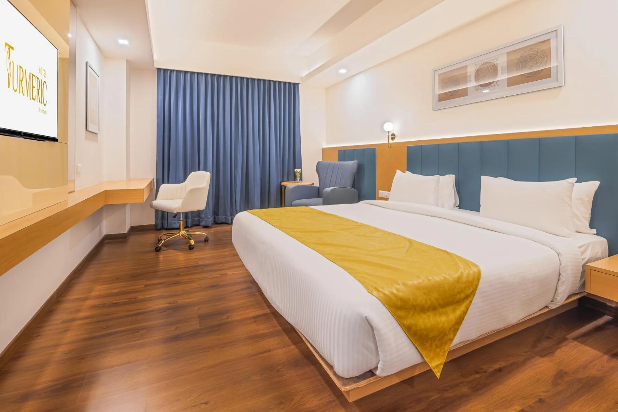 Bedroom, Bed in Hotel Turmeric