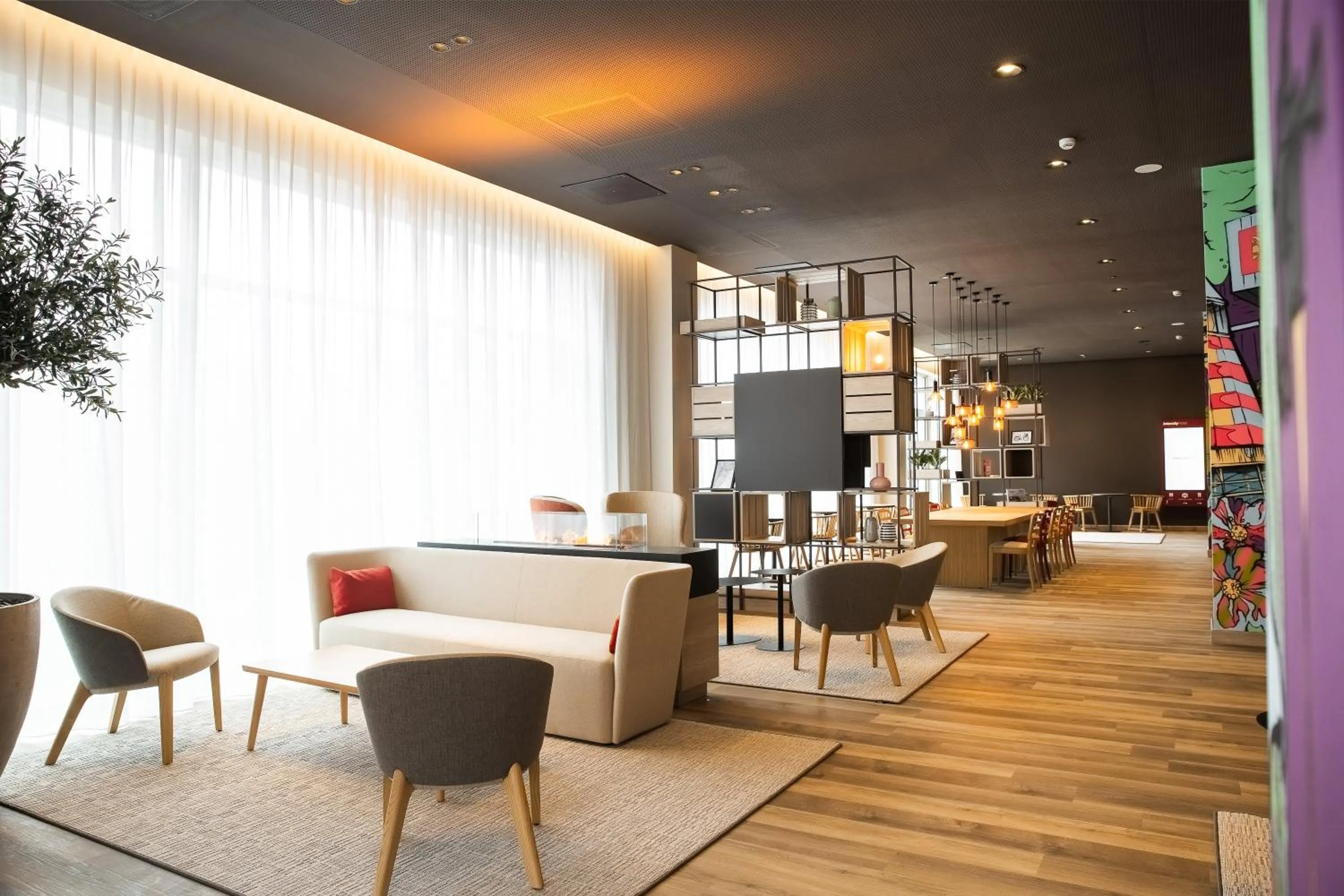 Lobby or reception in IntercityHotel Breda