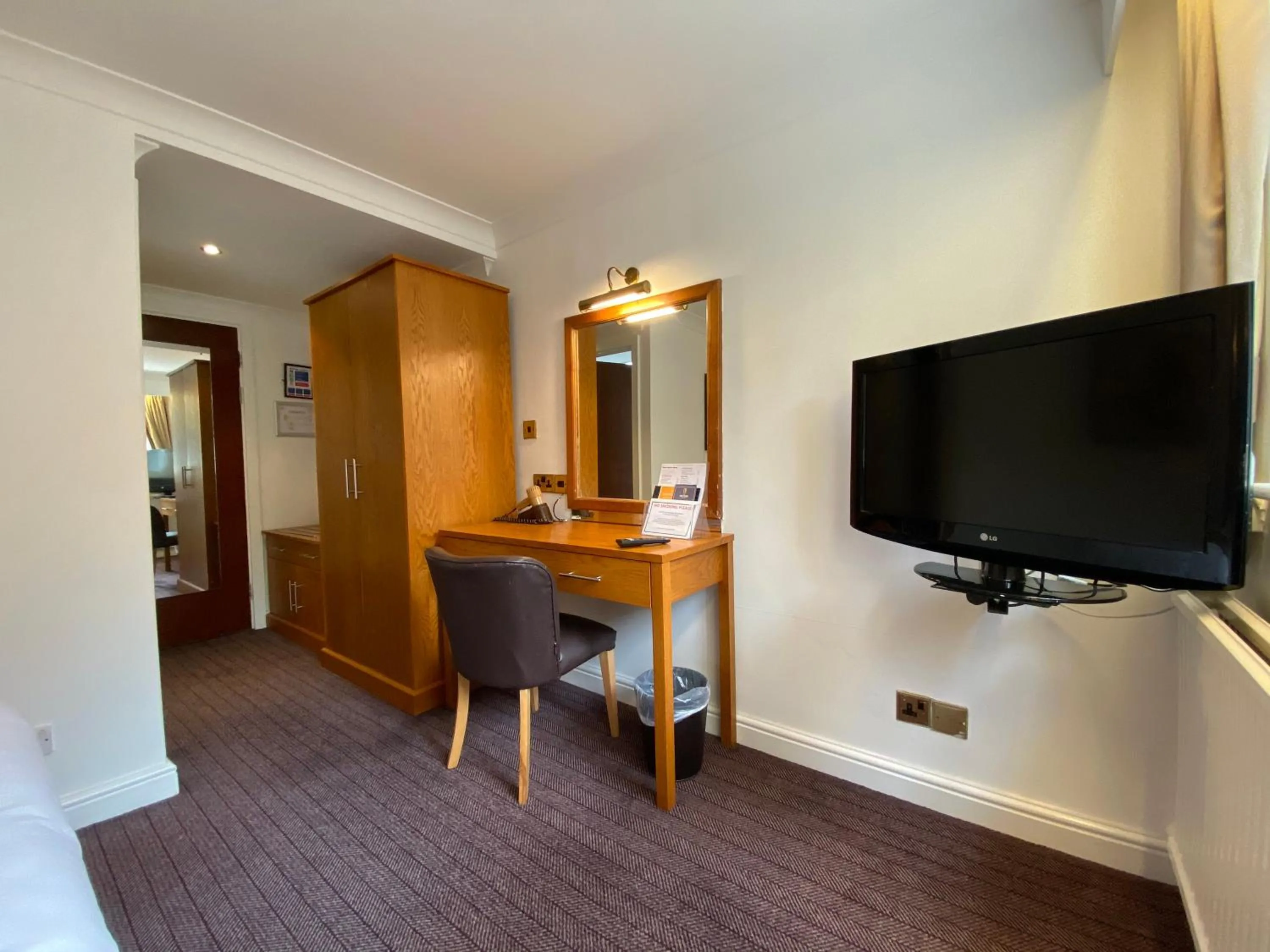 TV and multimedia in Birmingham Great Barr Hotel