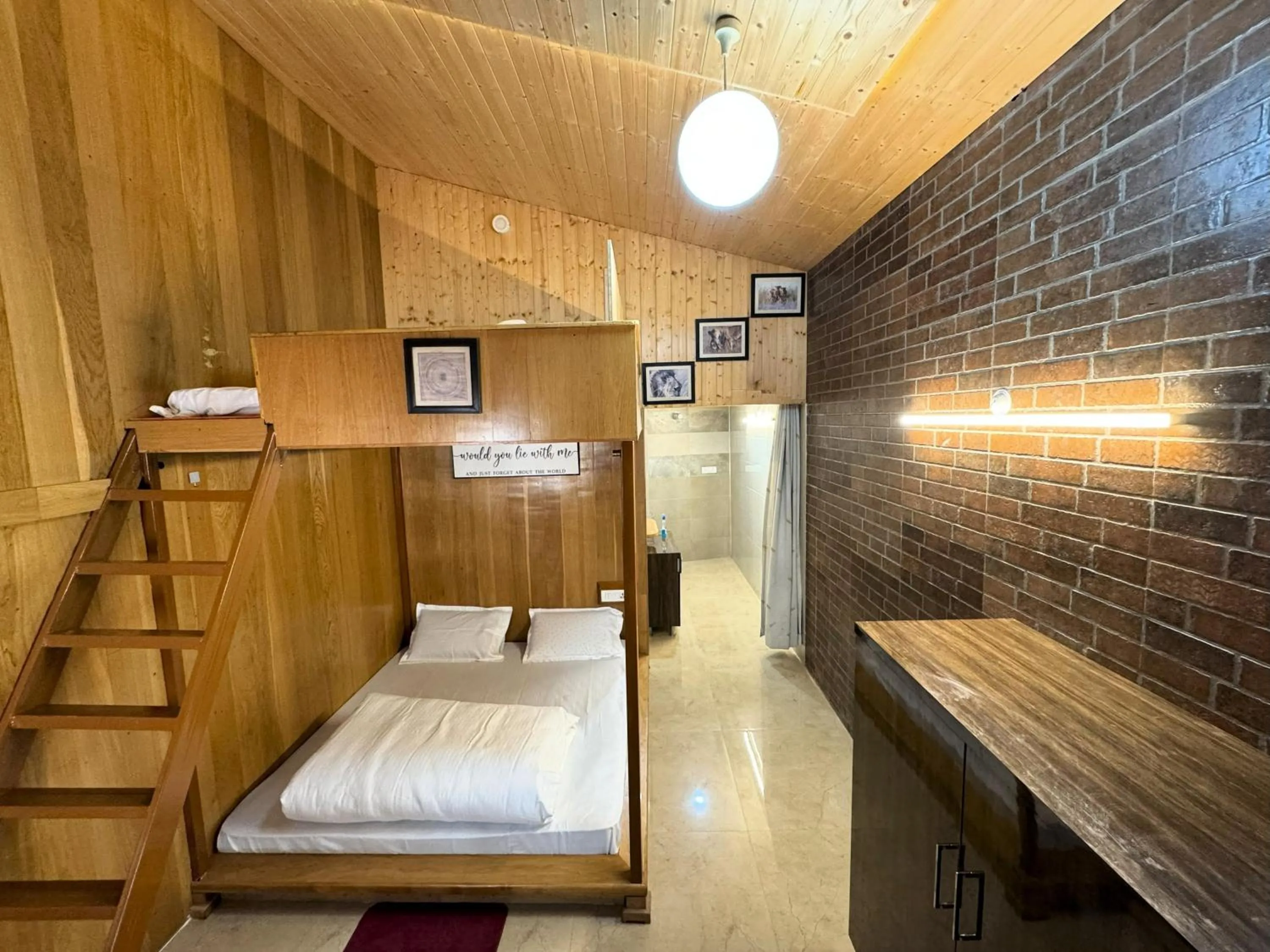 Bedroom, Bed in Wanderlust Mukteshwar