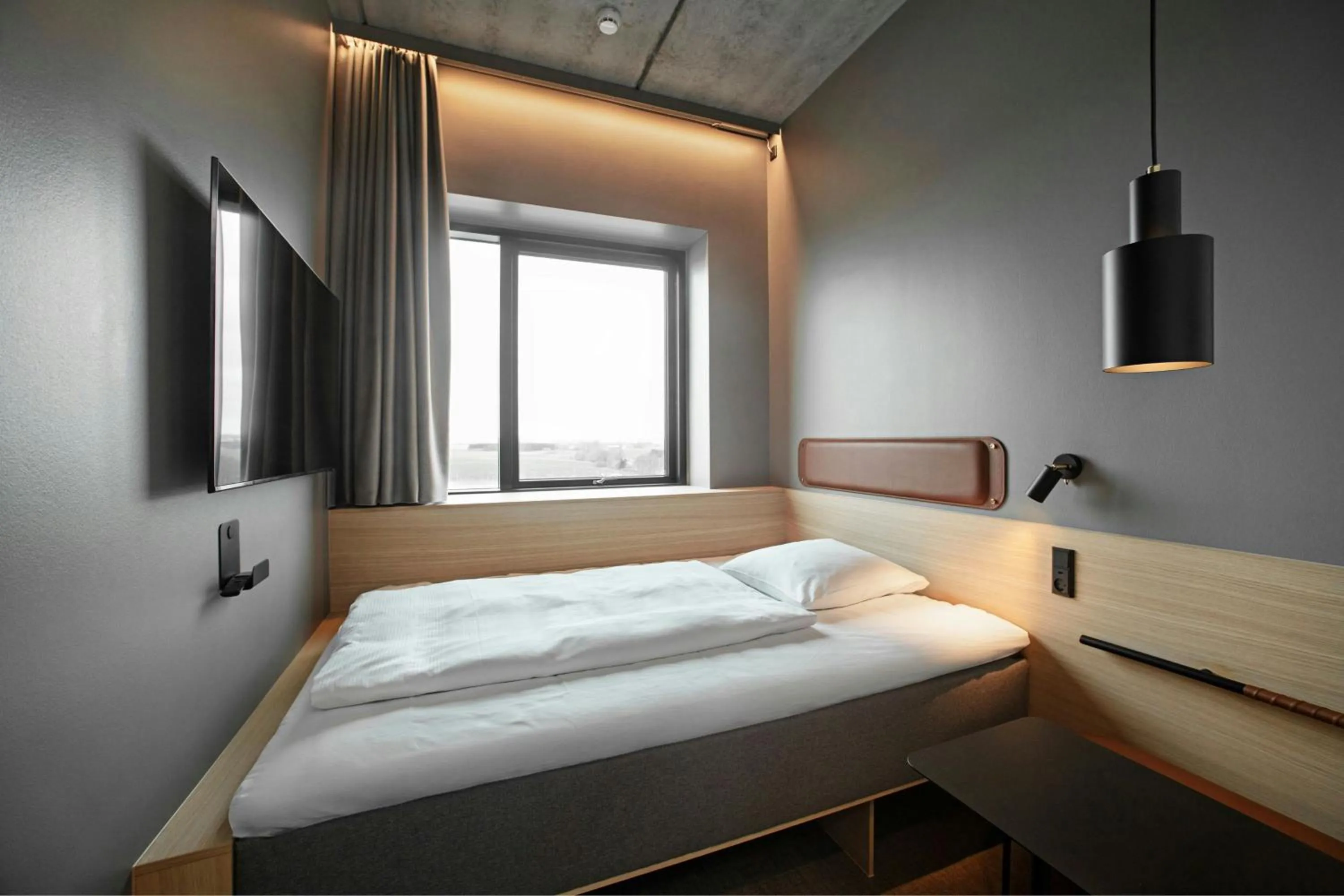 Photo of the whole room, Bed in Four Points Flex by Sheraton Horsens