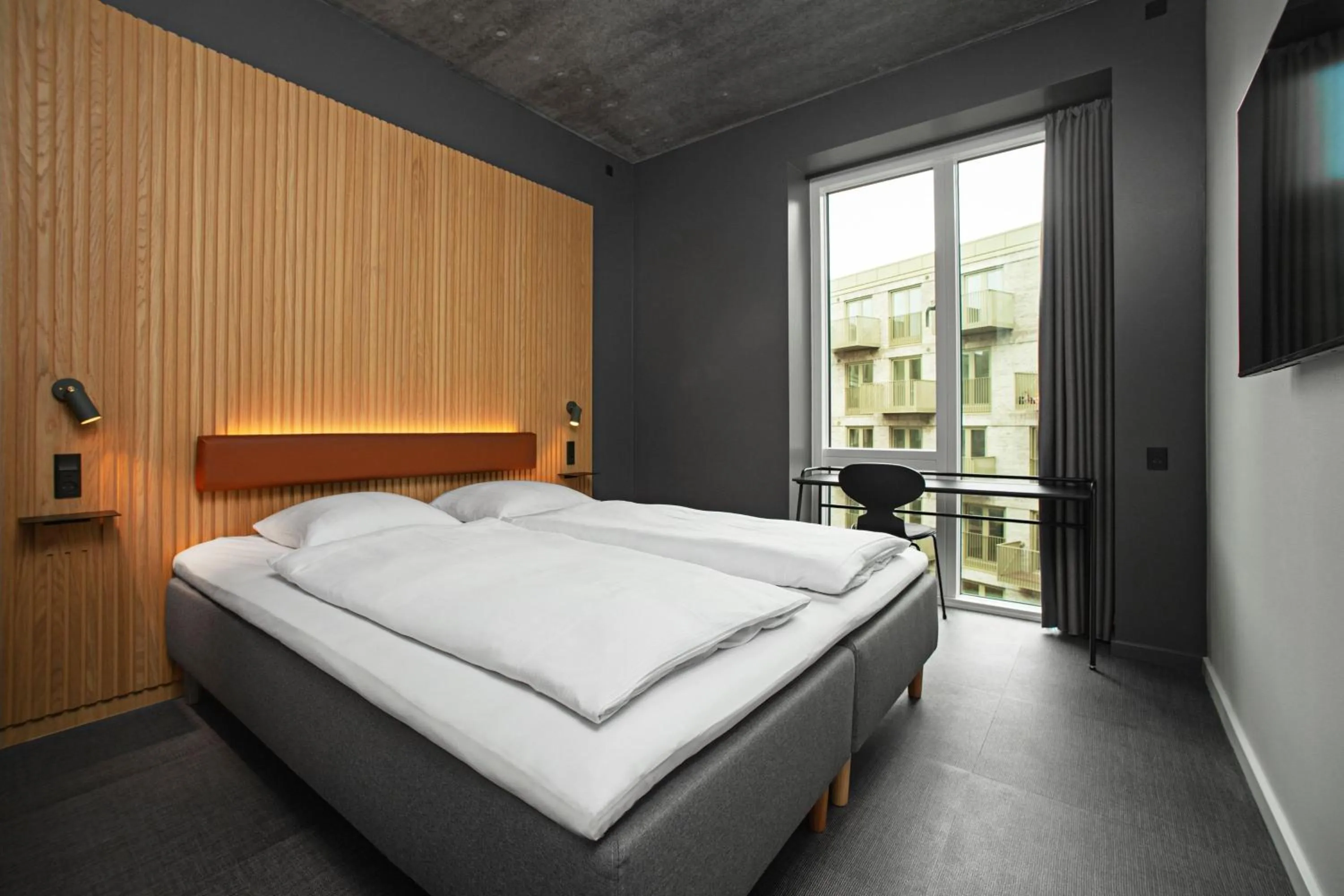 Photo of the whole room, Bed in Four Points Flex by Sheraton Hillerød