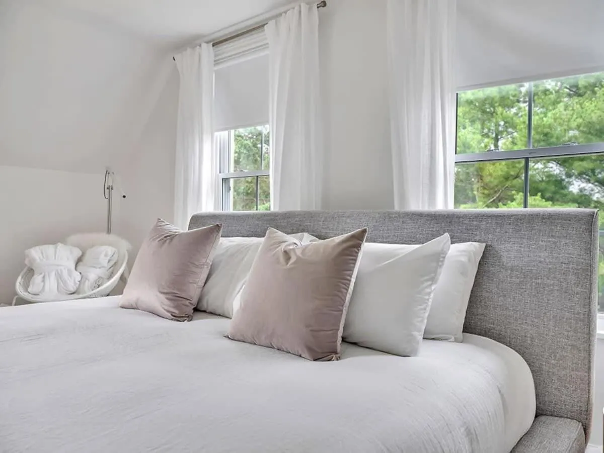 Bed in The Gem - Beautiful farmhouse with hot tub